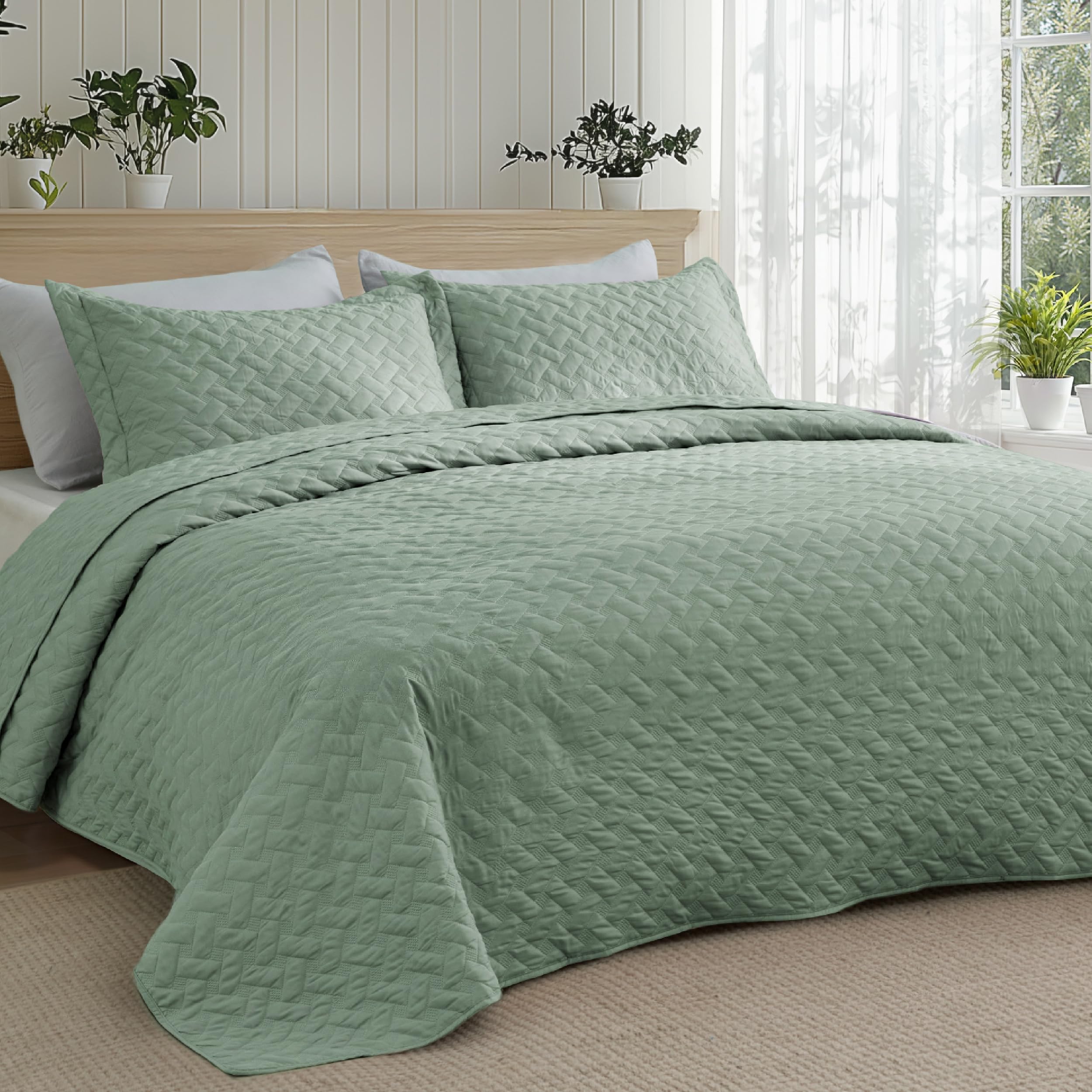 Bedsure Quilts King Size - Lightweight Bedspreads King Size with Basket Weave Pattern, Soft Quilt Bedding, Sage Green Comforter Coverlet for All Seasons (106" x 96")