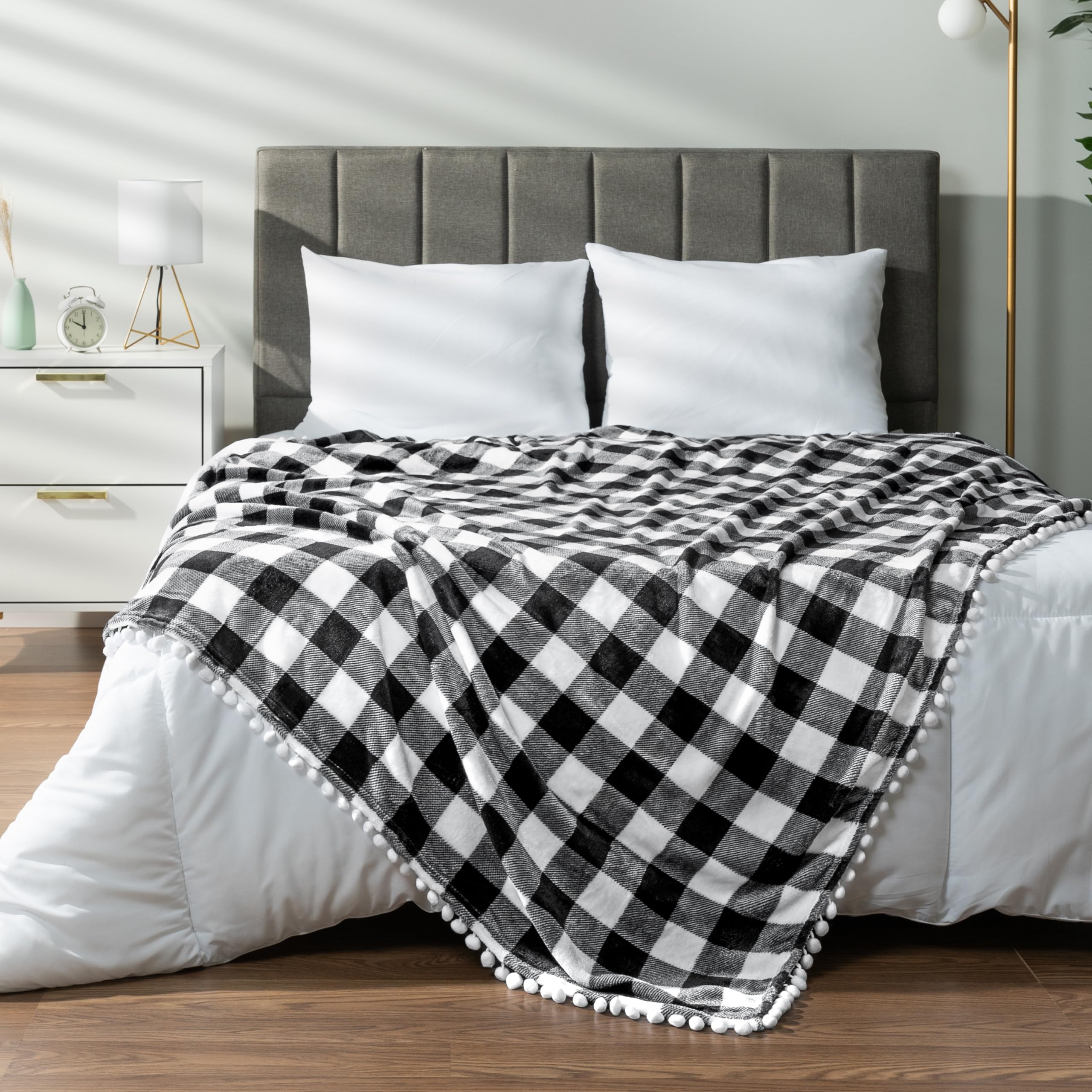 Amazon.com: PAVILIA Black White Fleece Throw Blanket for Couch