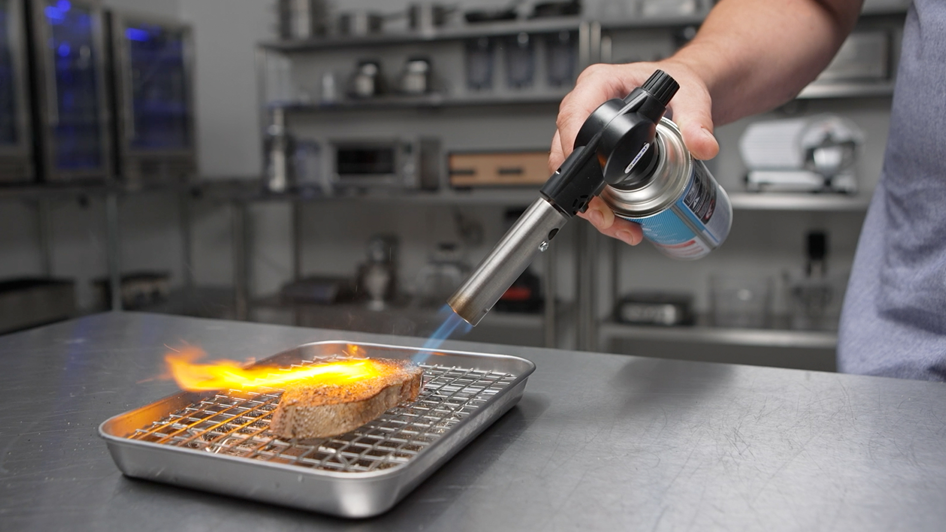 ブイズ（Flar, Vapor, Jolt, Esp, Umbr, Sylv） Amazon.com: Whip-It! Blowtorch Torch: Grey : Tools & Home Improvement