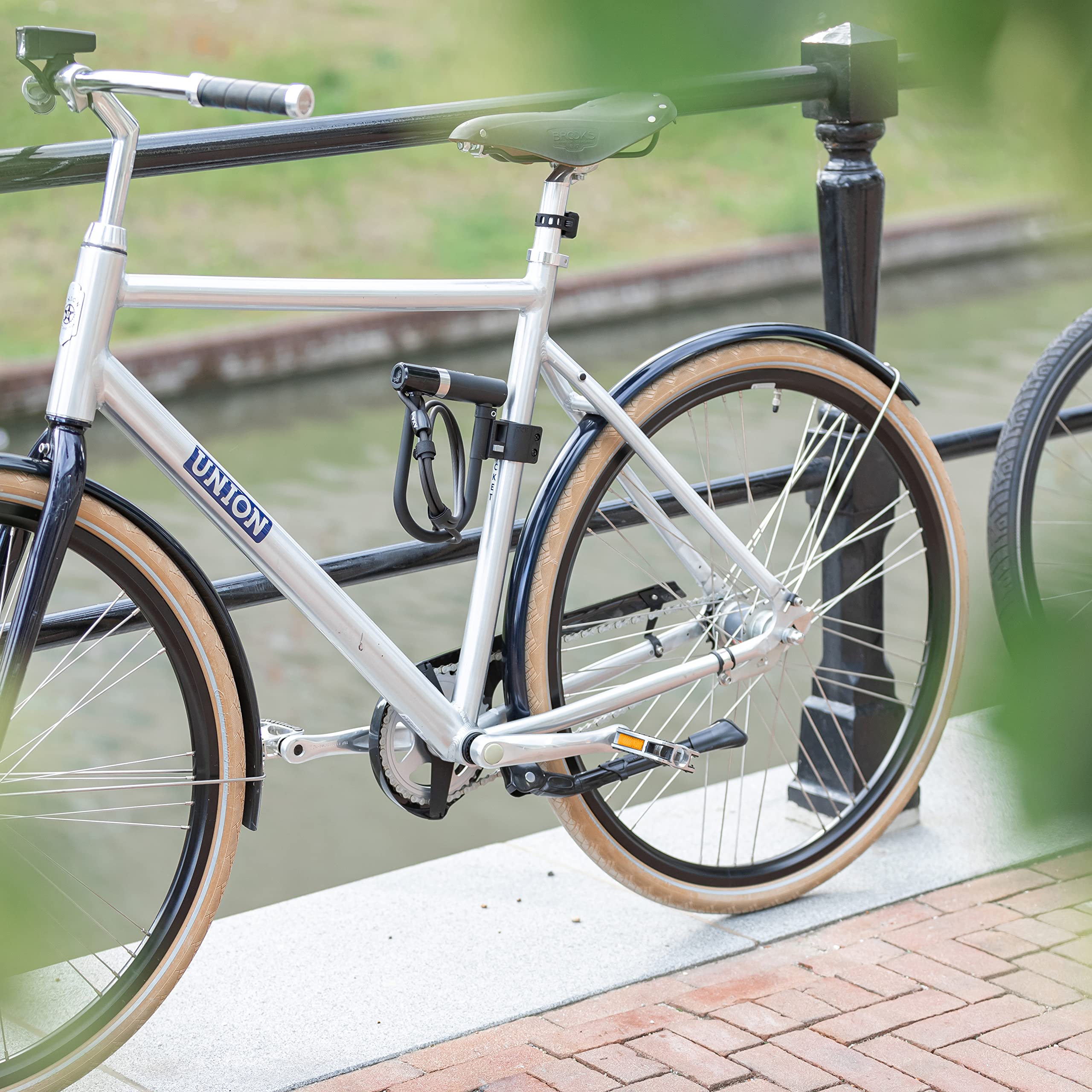 AXA Newton Pro Mini Antivol U avec câble de 100 cm, Cadenas pour vélo et trottinette, Vélo électrique, Extra robuste, Sécurité 15 sur 15, 100 cm x 17 mm