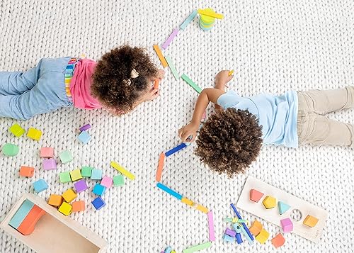 Miniatura 10 de The Block Set de Lovevery - Bloques de construcción y formas de madera maciza  caja de almacenamiento de madera 70 piezas 18 colores más de 20