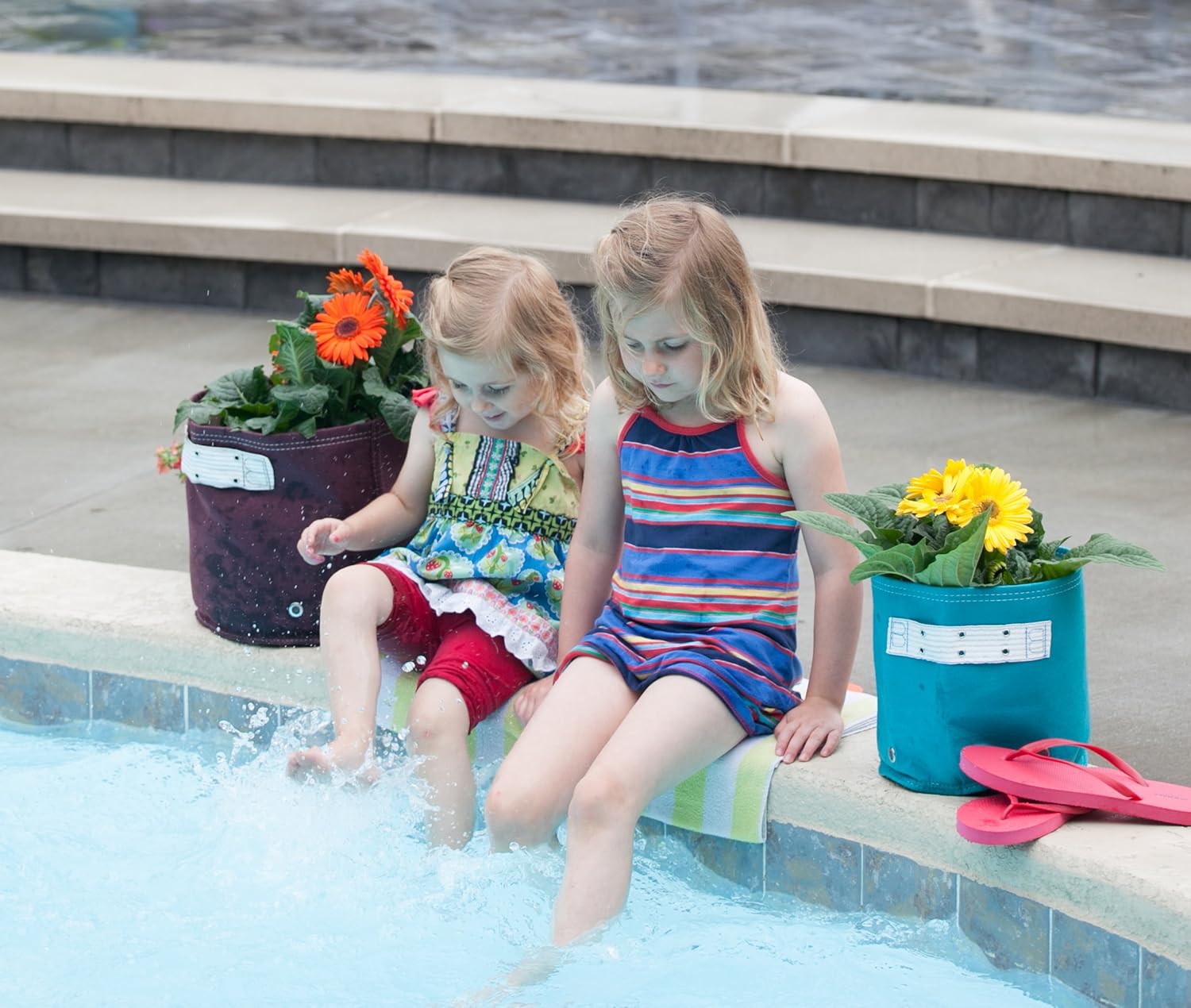 BloemBagz Classic Line Planter, 2 Gallon, Peppercorn