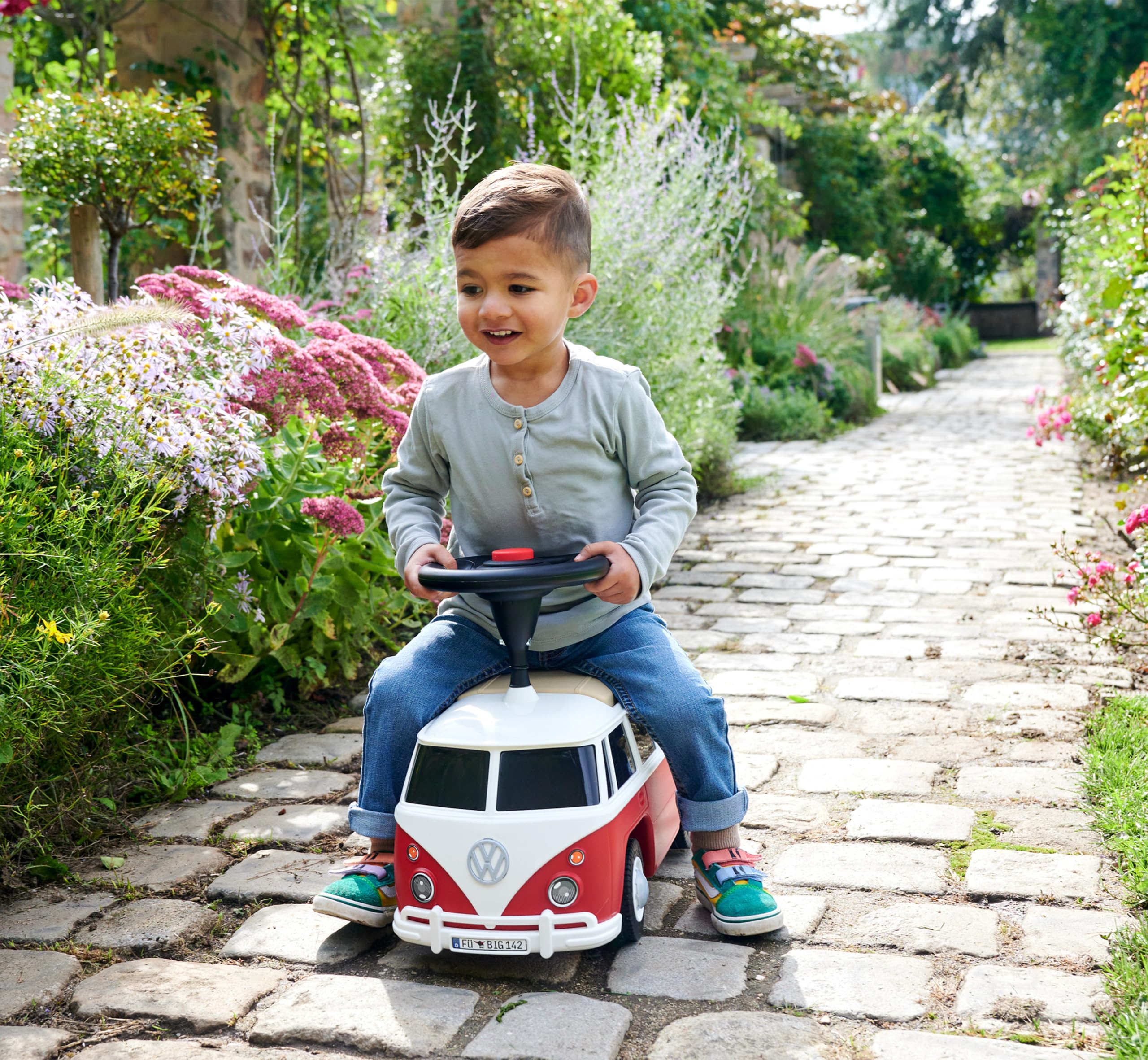 BIG, Correpasillos Bobby Car Baby VW T1, Vehículo para Niños con Neumáticos Silenciosos, Claxon y Enganche para Remolque, A Partir de 18 Meses (hasta 50 kg)