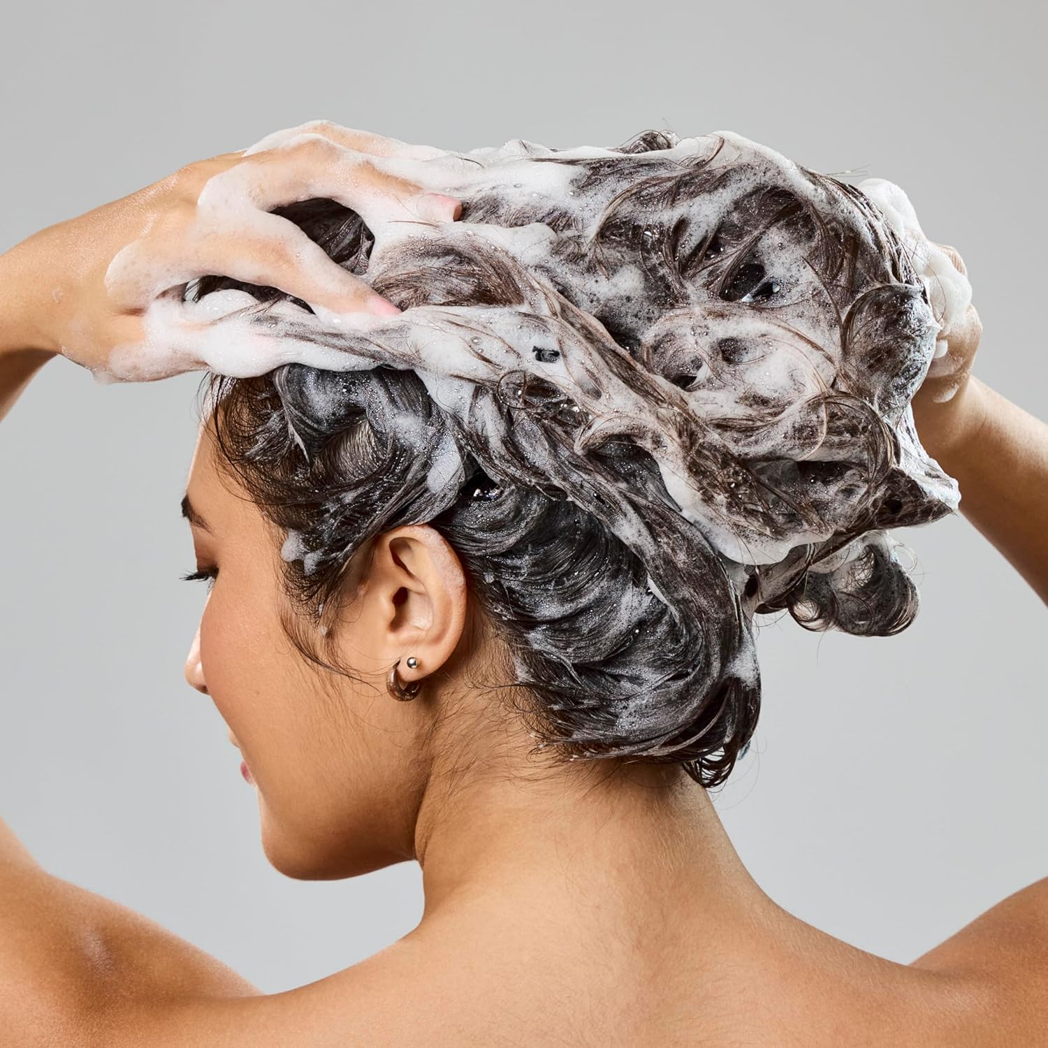 Bumble and bumble. Gentle Hydrating Shampoo For Every Day | Hydrating + Shine | For Curly, Wavy, Straight Hair | With Glycerin + Avocado Oil - Image 3