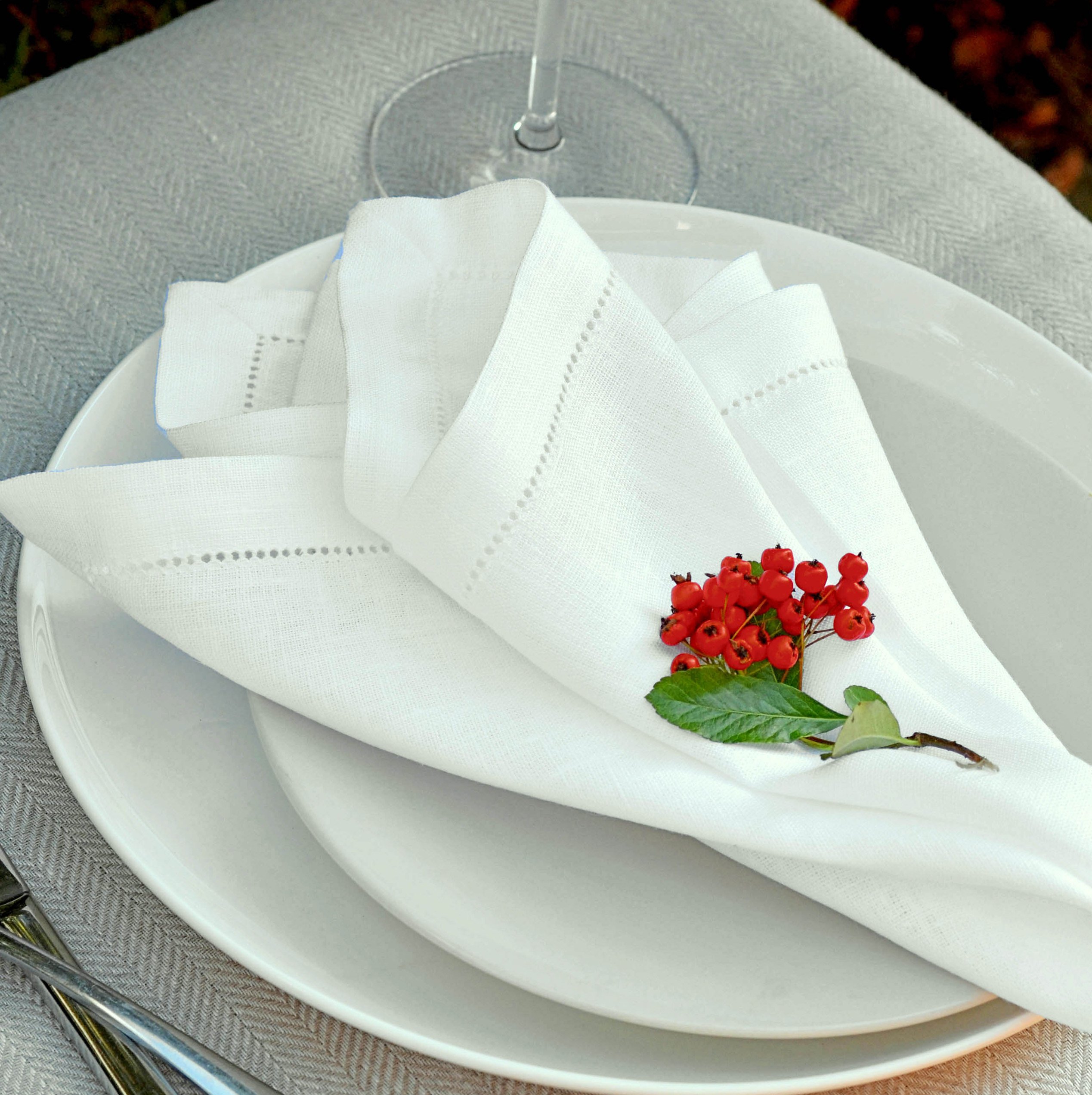 Linen & Cotton Set Di 4 Tovaglioli In Stoffa Con Orlo A Giorno FLORENCE, 100% Lino - 43cm x 43cm (Bianco)