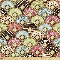 Vista 98 de Ambesonne - Tela de helado por The Yard, deliciosos alimentos fríos de verano en conos estilo Kawaii patrón ilustrado, tela decorativa