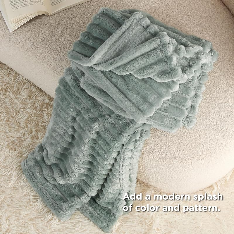 Pătură Bedsure din fleece plușat verde, groasă, cu striații, moale și călduroasă, dimensiune extra, 130 x 170 cm