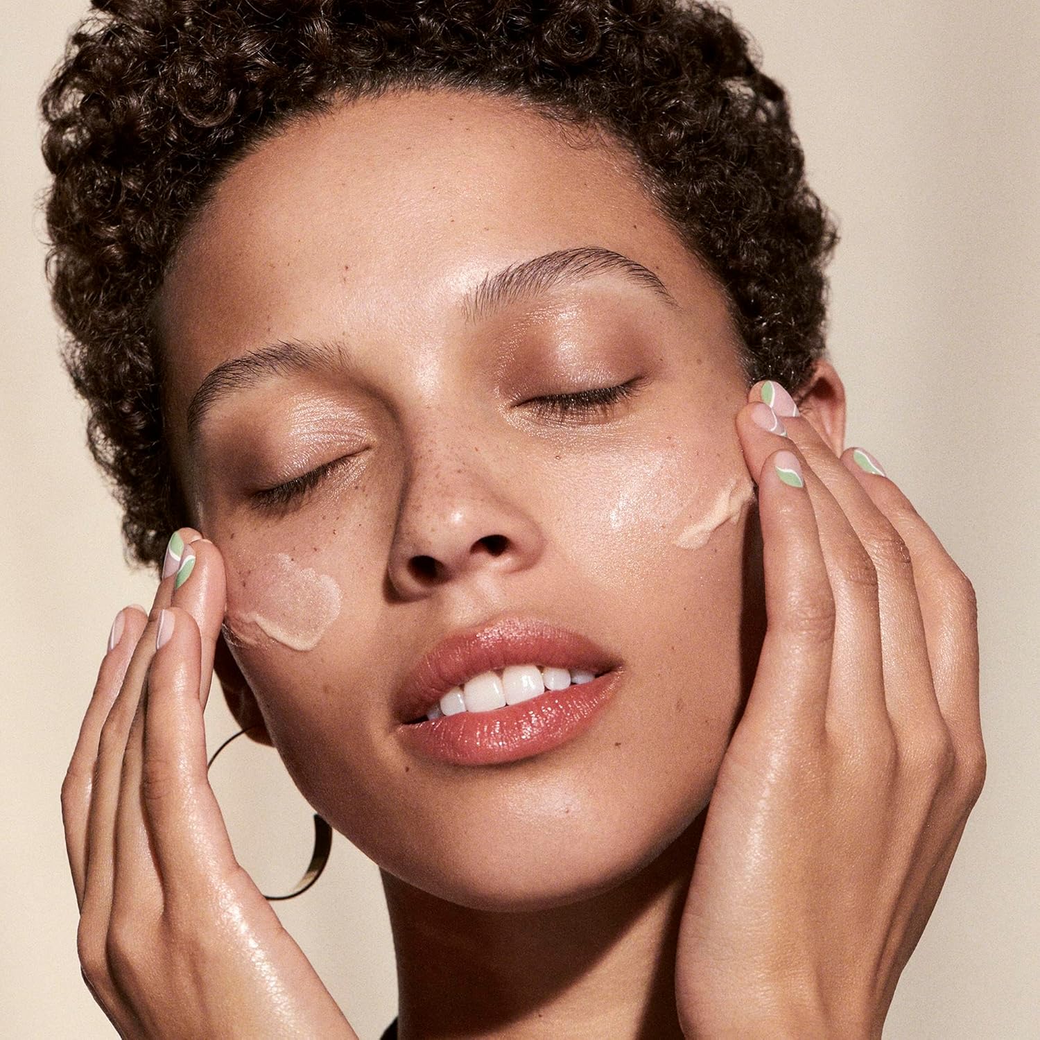 Well People Bio Brightener Priming Serum, Nourishing Primer For Long-Lasting Makeup & A Healthy Glow, Brightens & Soothes Skin, Vegan & Cruelty-free - Image 4