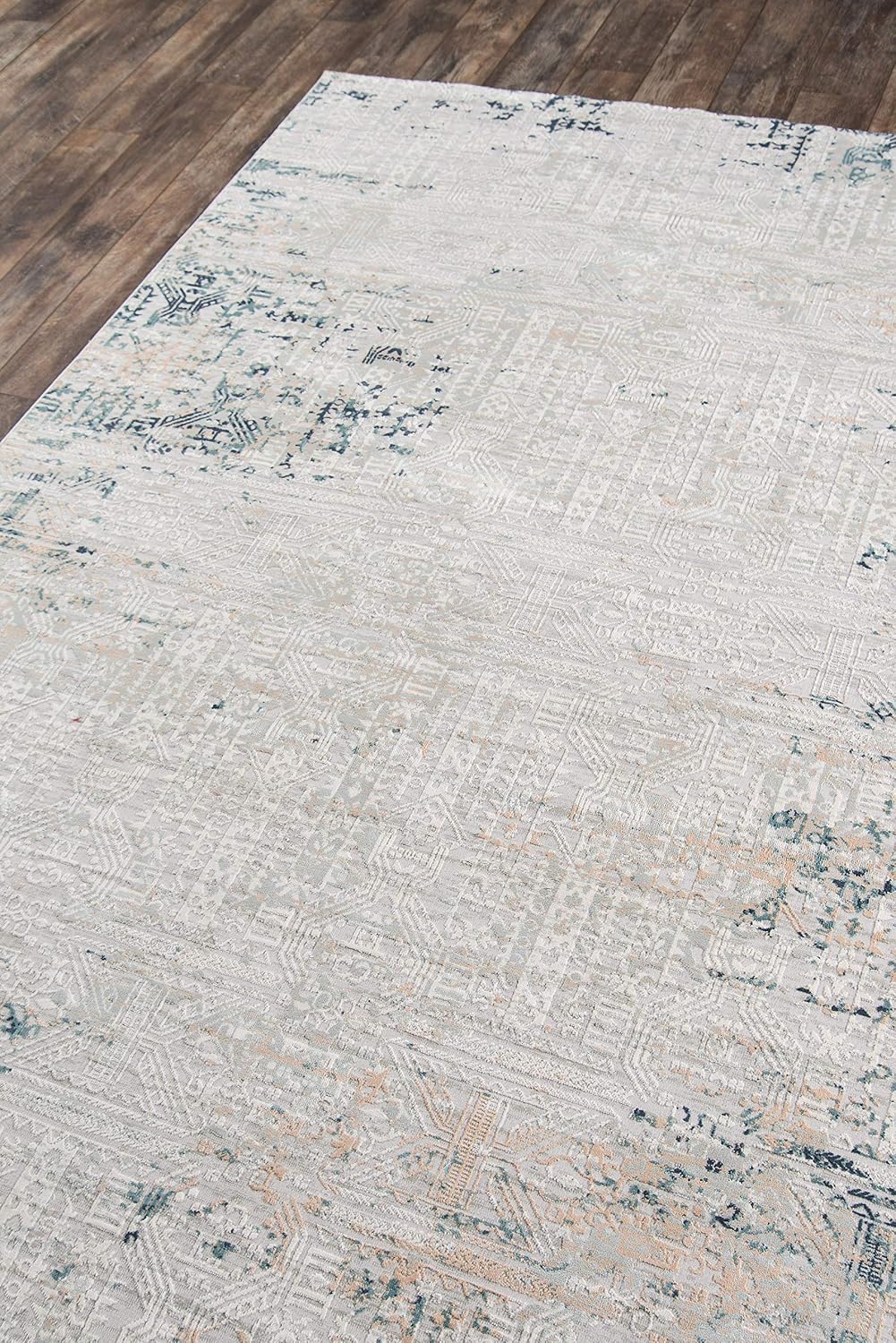 Momeni Genevieve Trditional Area Rug, 5'1" X 7'7", Silver