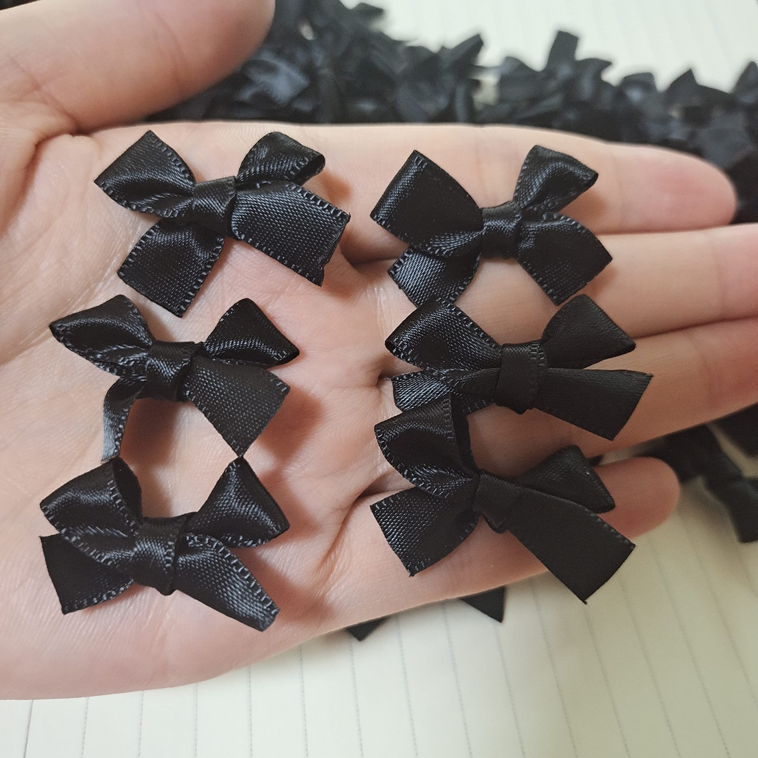 HEALLILY Lot De 100 Mini Nœuds En Ruban Satiné Pour Couture, Scrapbooking, Mariage, Loisirs Créatifs, Accessoires Pour Cheveux, Loisirs Créatifs, Appliques Roses, Petit Nœud En Ruban