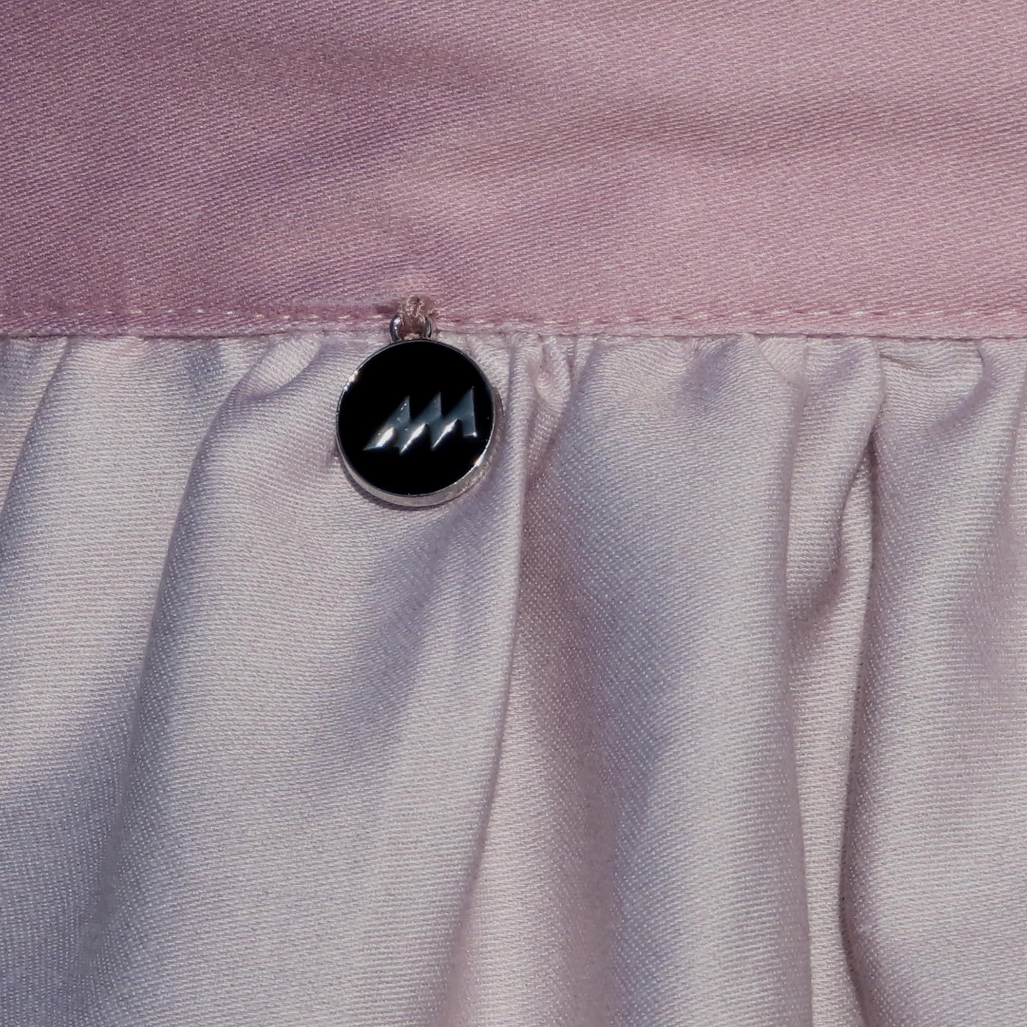 Alexandra Maxa Dirndlschürze Damen „Kaiserin Elisabeth“ – Designer Dirndl Schürze mit historischem Sisi-Motiv mit Rosen – Trachten Accessoire in Baumwoll-Satin – Mini, Midi – Gr. 36–46