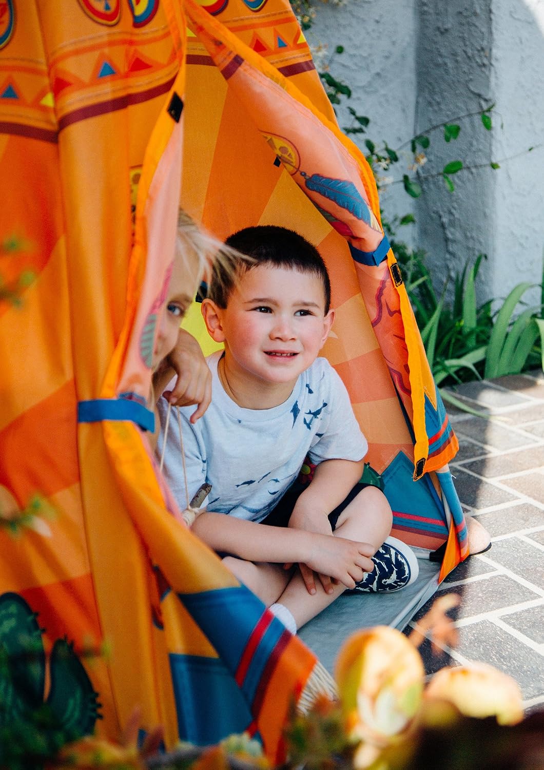 Pacific Play Tents 39610 Sante Fe Giant Tee Pee - 36" x 36" x 67"
