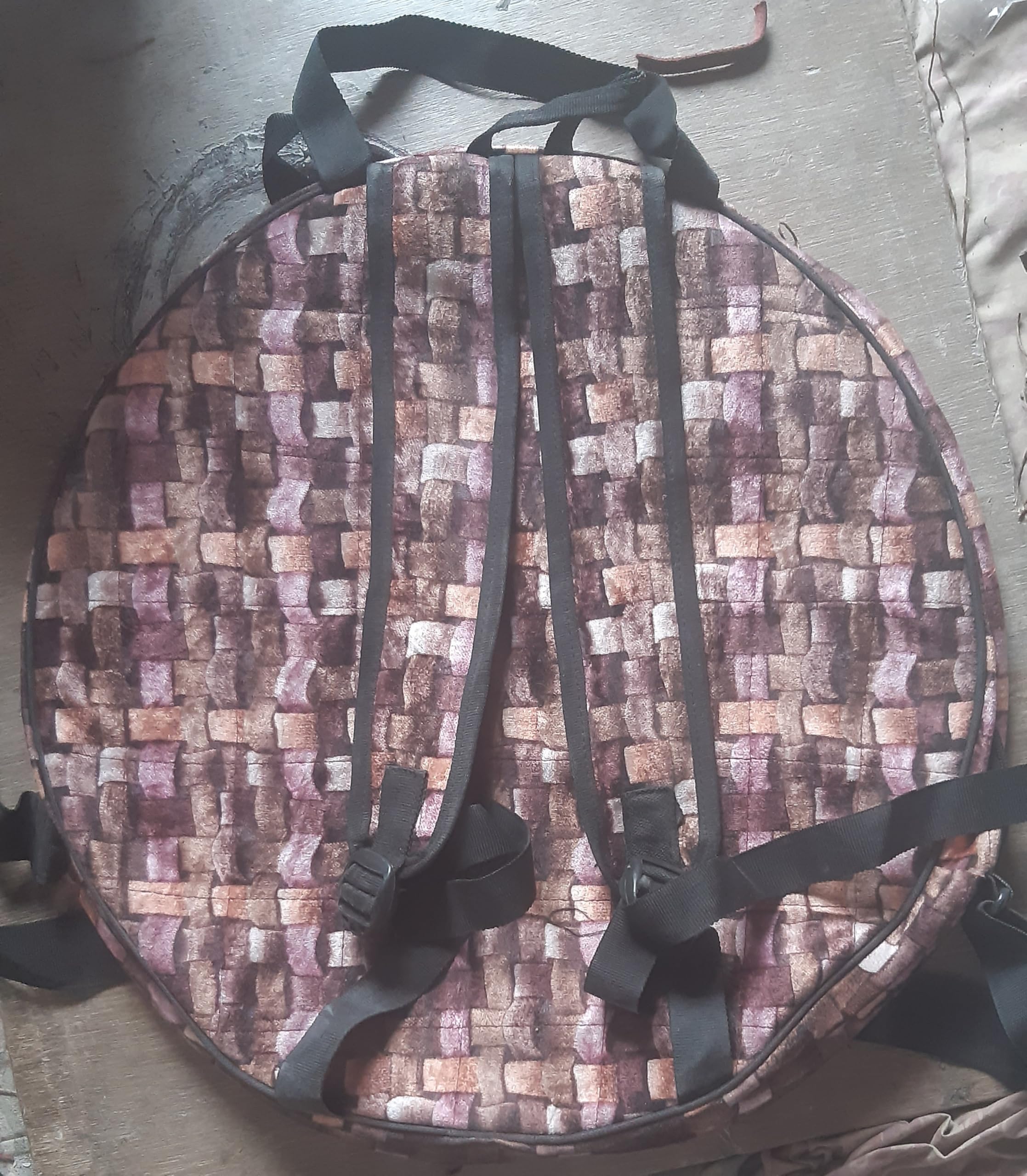 31 cm Durchmesser, 9 cm tief, Schamanische Schamanin, handgefertigt, gepolsterte Trommeltasche, Samtstoff, eine große Vordertasche, vier Arten Gürtel enthalten (lesen Sie unsere Beschreibung)