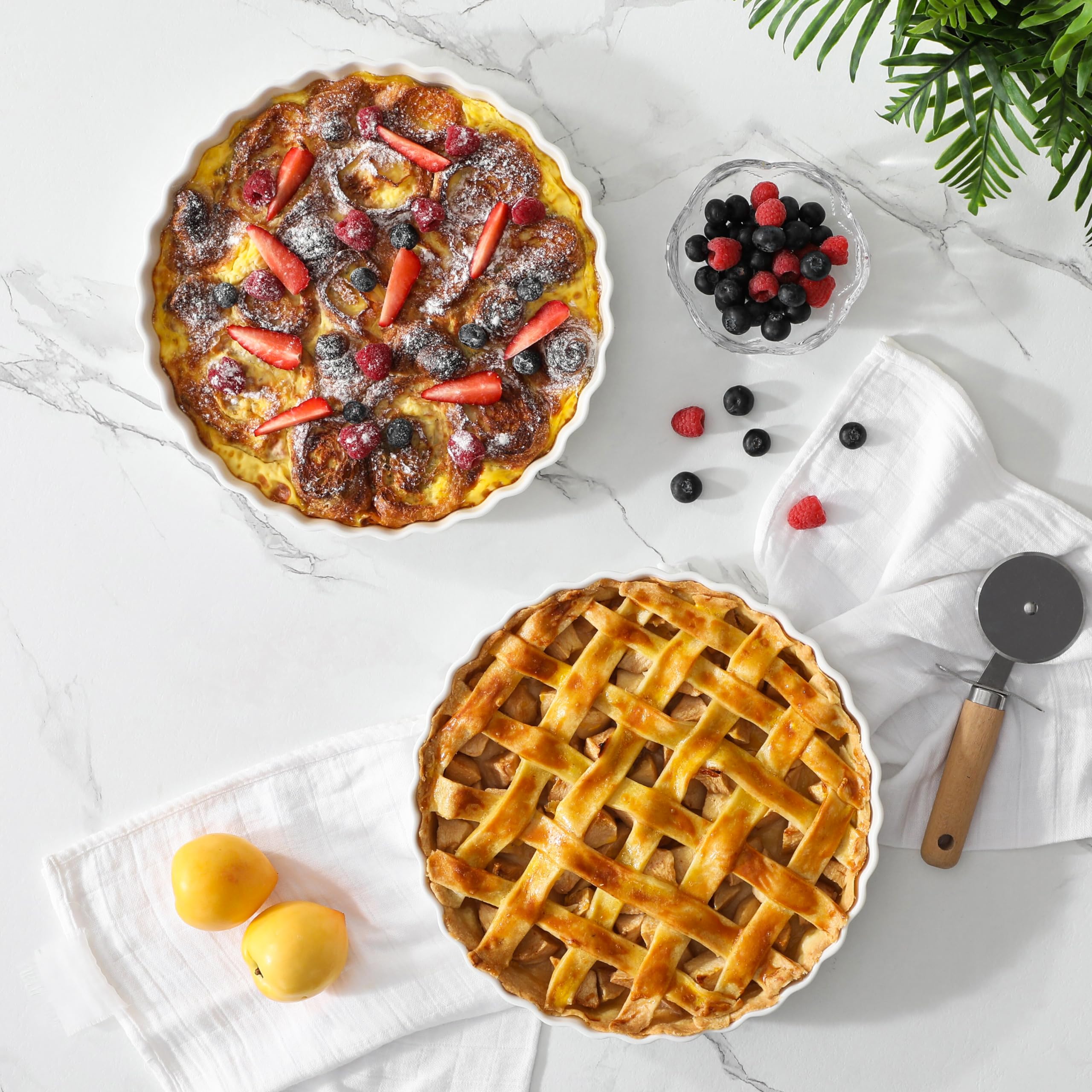 LOVECASA, Ensemble de 2 Moules à Tartes, φ 26cm, Plat de Cuisson en Porcelaine de 1580ml, Convient pour Muffins, Pâtisseries, Quiches, Pizzas, Pâtes, et Barbecue - Blanc