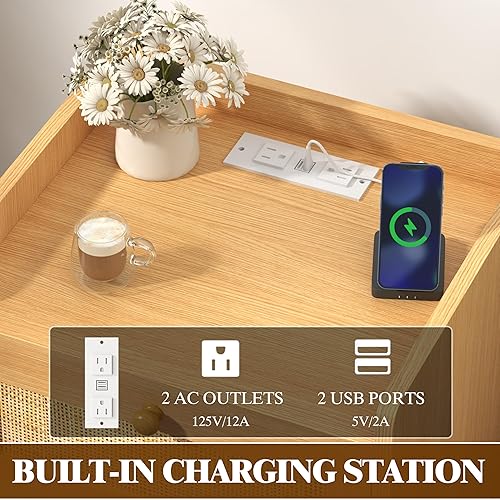 Vista 3 de Juego de 2 mesitas de noche pequeñas con estación de carga, juegos de mesa auxiliar de madera de ratán con 2 cajones de almacenamiento y asas