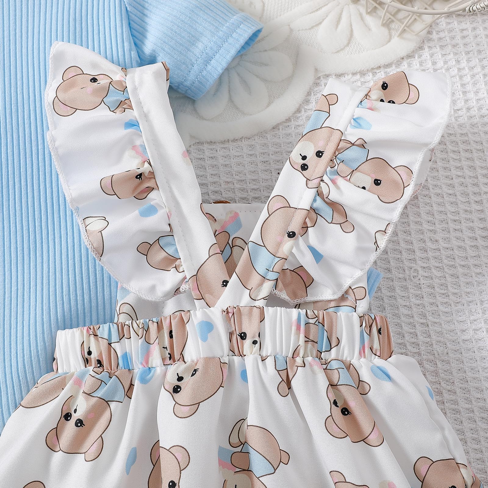 Conjunto de mameluco de manga corta acanalada con falda con tirantes y babero y diadema, 3 piezas — view 5