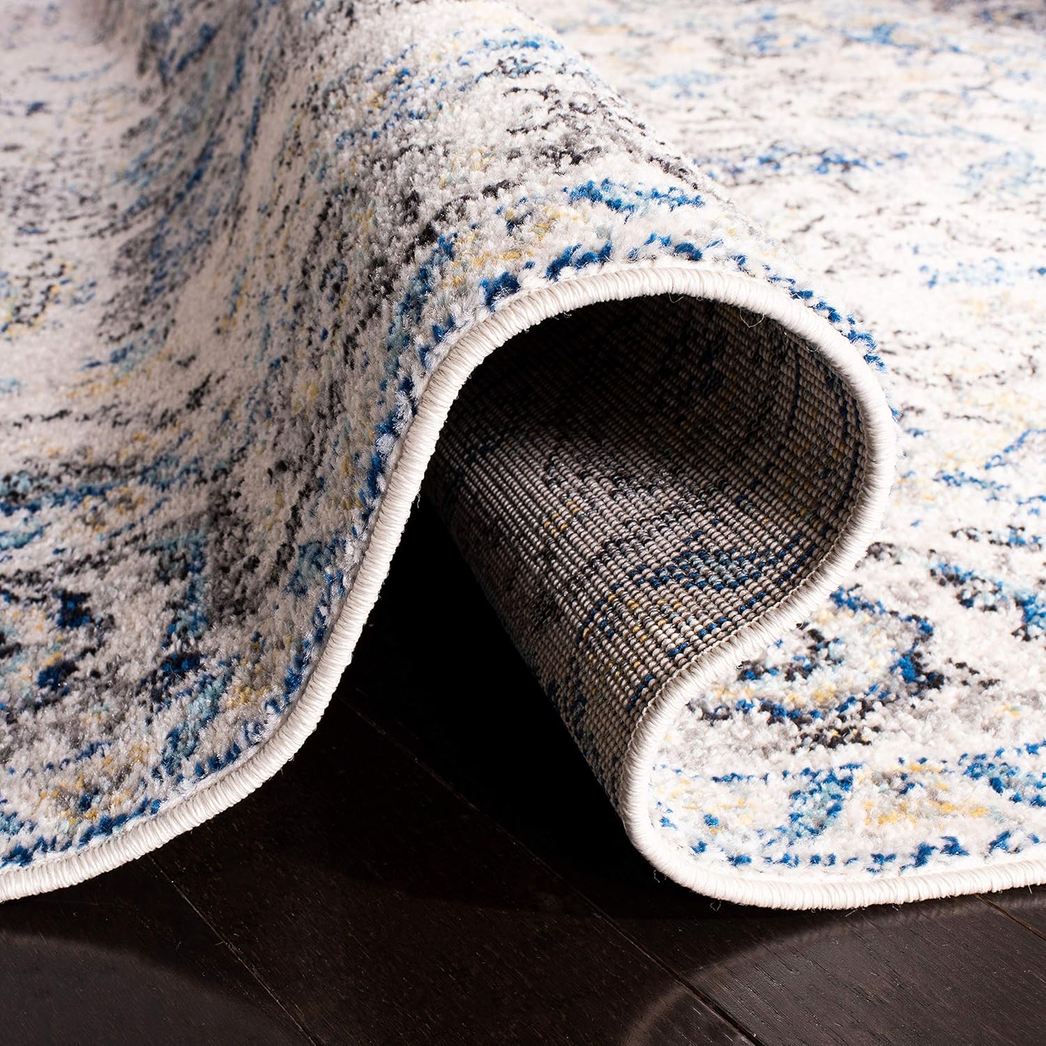 SAFAVIEH Madison Collection Area Rug - 5'3" Round, Grey & Ivory, Snowflake Medallion Distressed Design, Non-Shedding & Easy Care, Ideal for High Traffic Areas in Living Room, Bedroom (MAD603F)