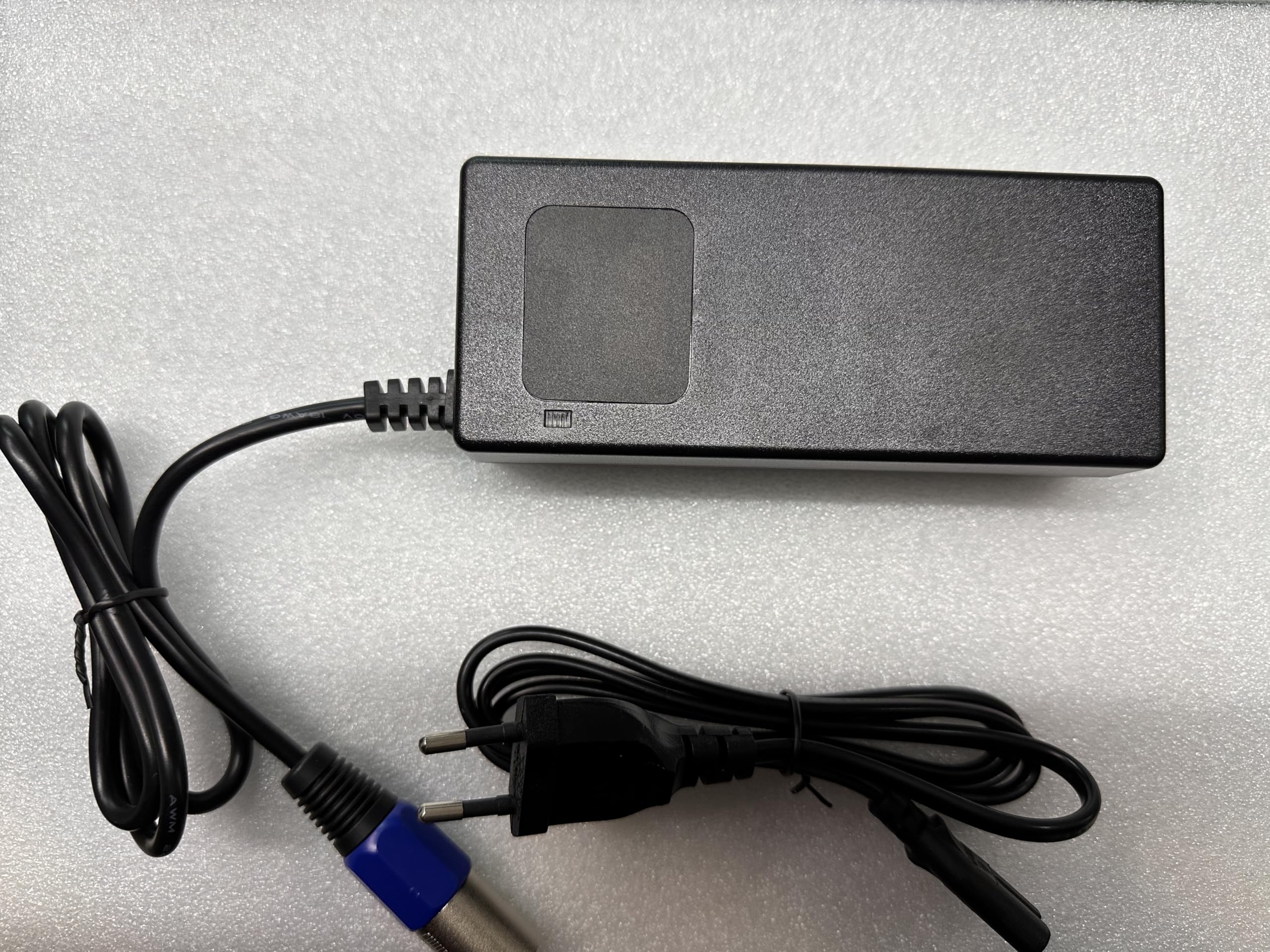 Cargador de batería de iones de litio de 24 V para sillas de ruedas eléctricas, scooters eléctricos, bicicletas eléctricas, 29,4 V, 4 A, adaptador de corriente CA, cargador rápido, ventilador de