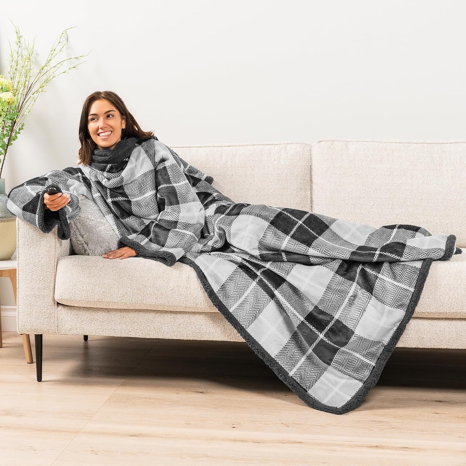 PAVILIA Sherpa Wearable Blanket with Sleeves and Pocket, Plush Thick Cozy Body Blanket Wrap for Adult Women Men, Christmas Gift for Wife Mom, Plaid Grey - Image 6