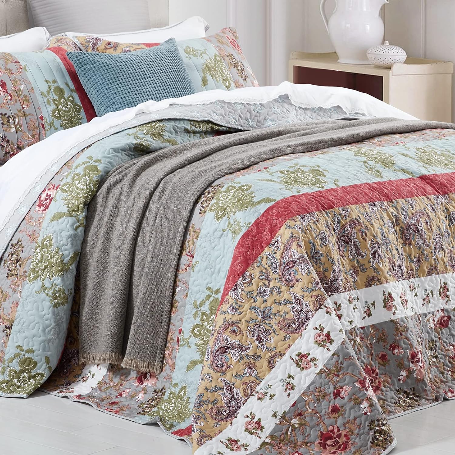CHIXIN Quilt Set Twin Size - 2 Piece Bedspread Coverlet Set - Lightweight Thin Comforter Bedding Sets for All Season - Claudine Floral Pattern (Includes 1 Quilt 1 Shams)