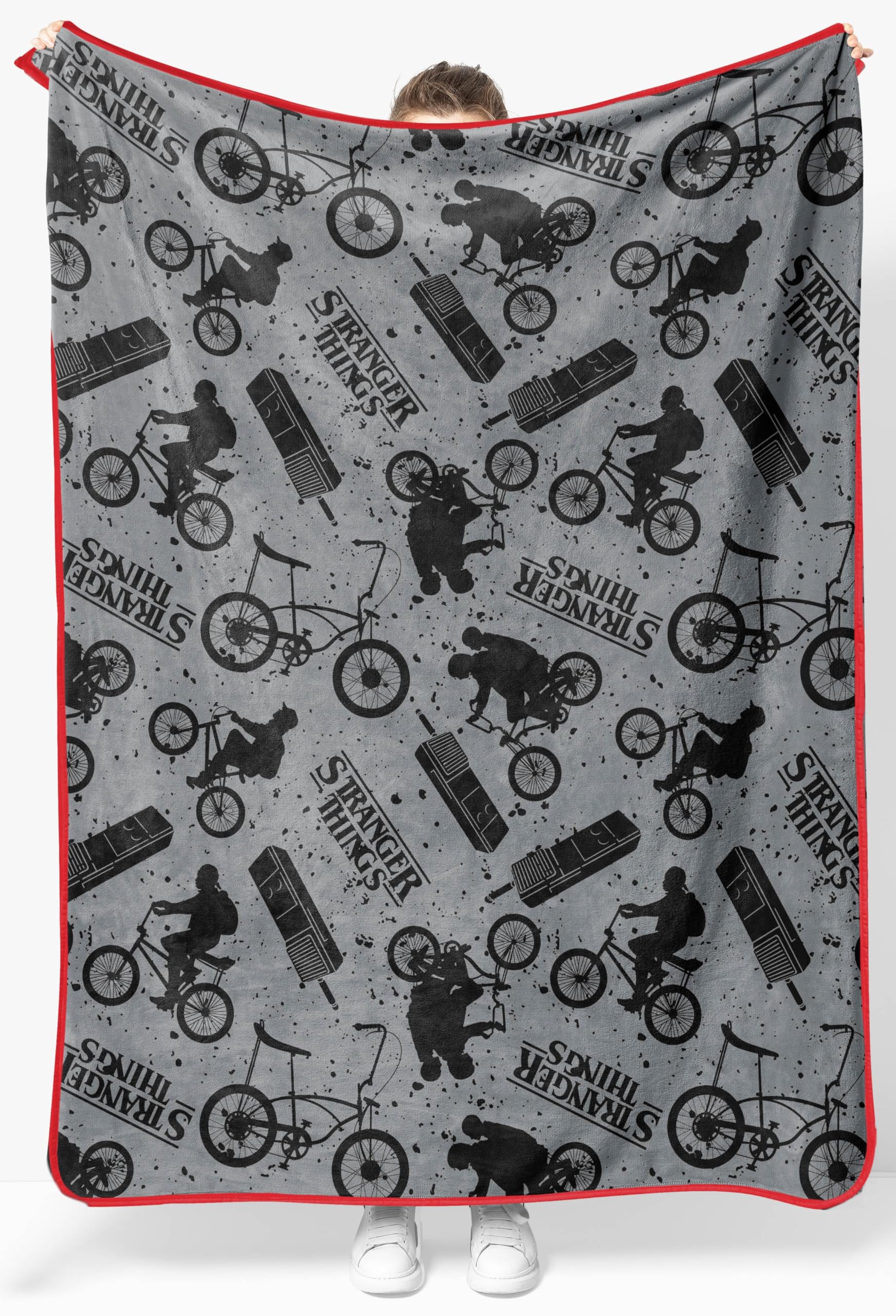 Jay Franco Plush Throw Blanket – 46" x 60" Inch Kids Soft & Cozy Fleece Throw for Bedroom & Couch Décor, Official Licensed Product, Grey - Stranger Things