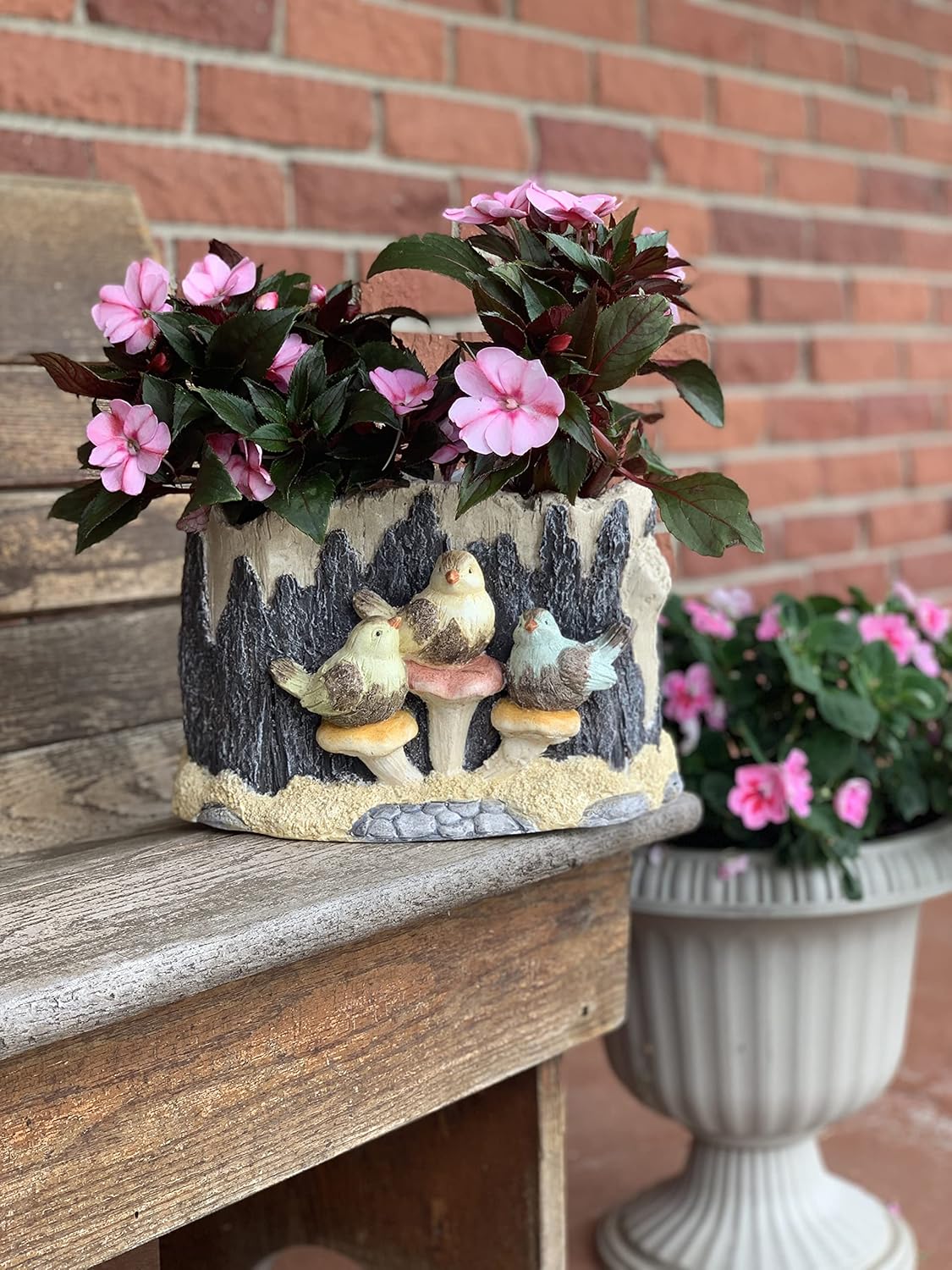 Red Carpet Studios Indoor/Outdoor Composite 3D Animal Planter, 8.66", 3 Birds in a Tree Stump