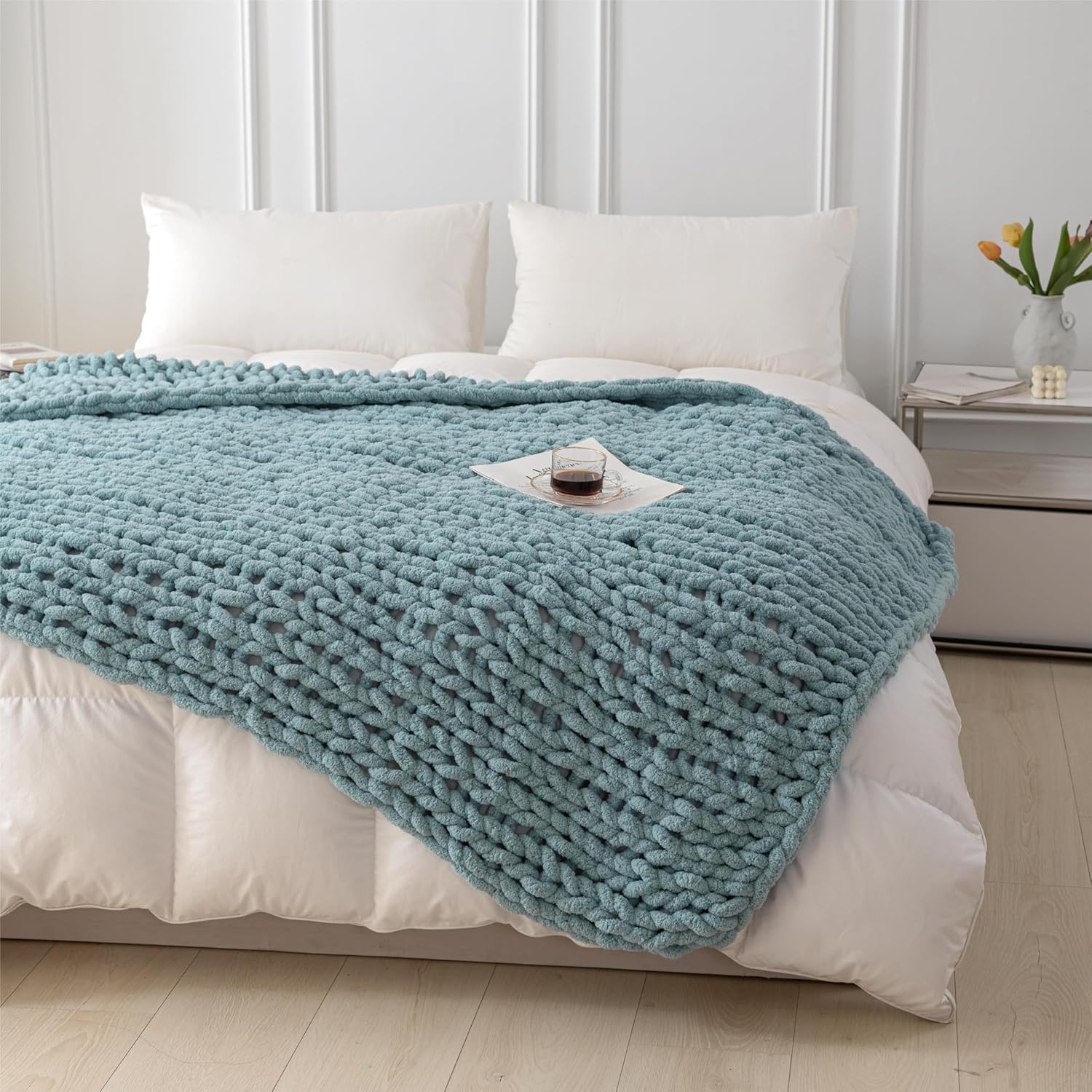 Luxury Chunky Knit Blanket Throw, Handmade Thick Chenille Yarn Throw 50x60, Cable Knit Crochet Blanket, Decorative Cozy and Soft Crochet Throw Blanket for Couch Home Decor