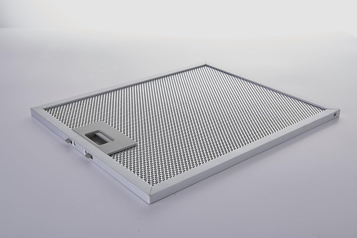 Close-up view of the aluminum mesh filter from the Winflo Range Hood