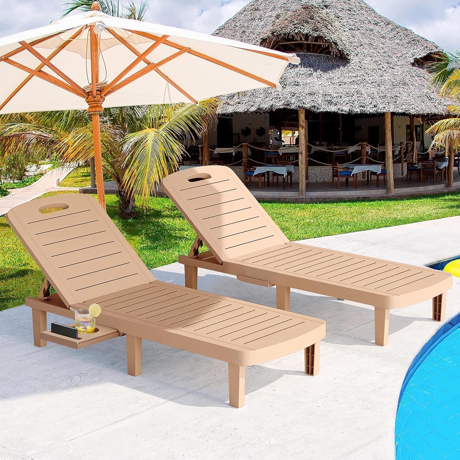 Outdoor Chaise Lounge Set of 2, Waterproof Resin Oversized Lounge Chairs for Outside w/Adjustable 5 Positions & Cup Holder Sun Lounge Chair for Patio, Poolside, Beach, Yard, Brown
