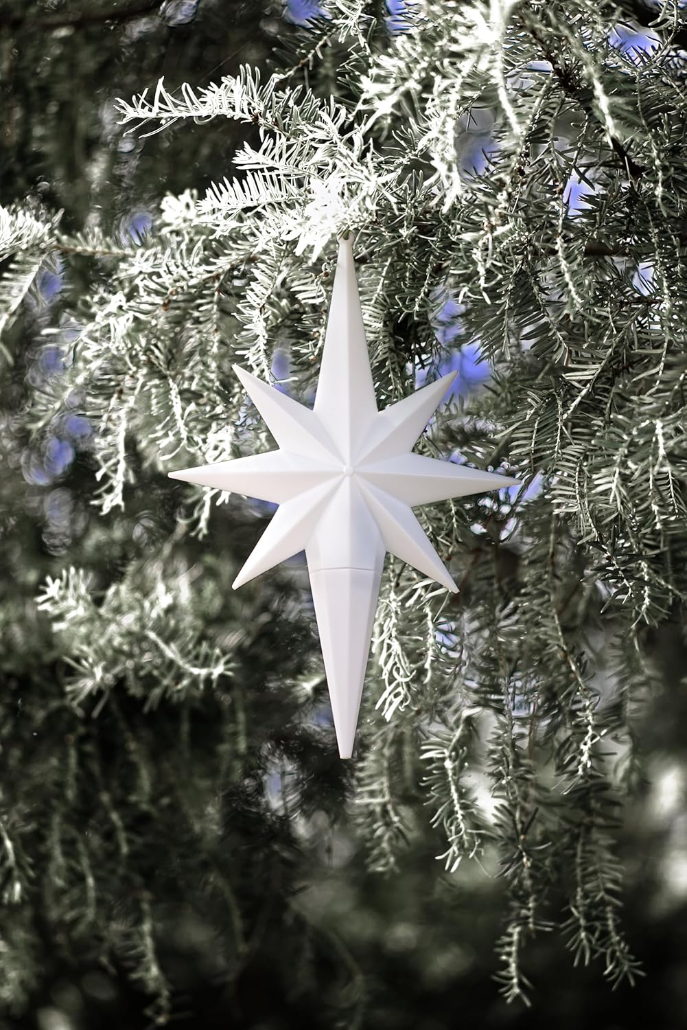 Xodus Innovations WP700 3 Battery Powered Hanging Decorative Outdoor Pulsing 14 inch Star Lights with Sensor Turns-On at Dark