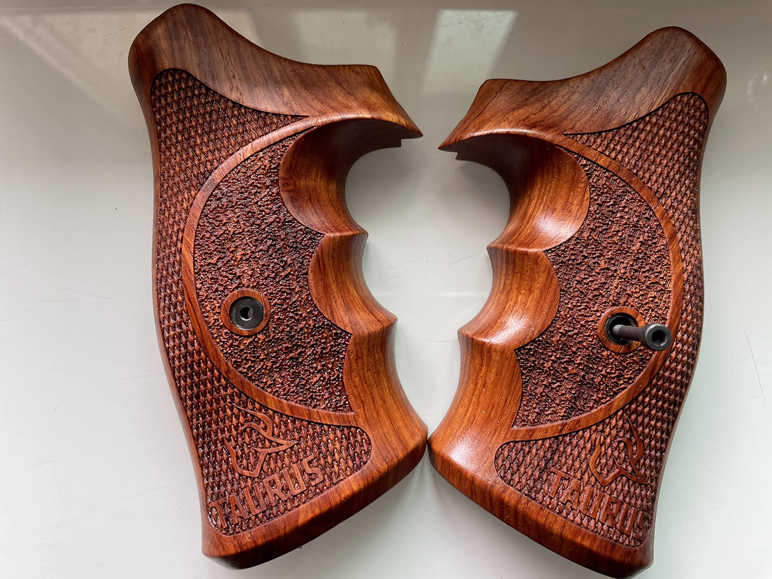 New Hardwood Grip Compatible with Taurus TrackerJudge 17 44 415 425 450 617 627 692 Rough Texture & Checker Engraved #TRACKER05, Brown
