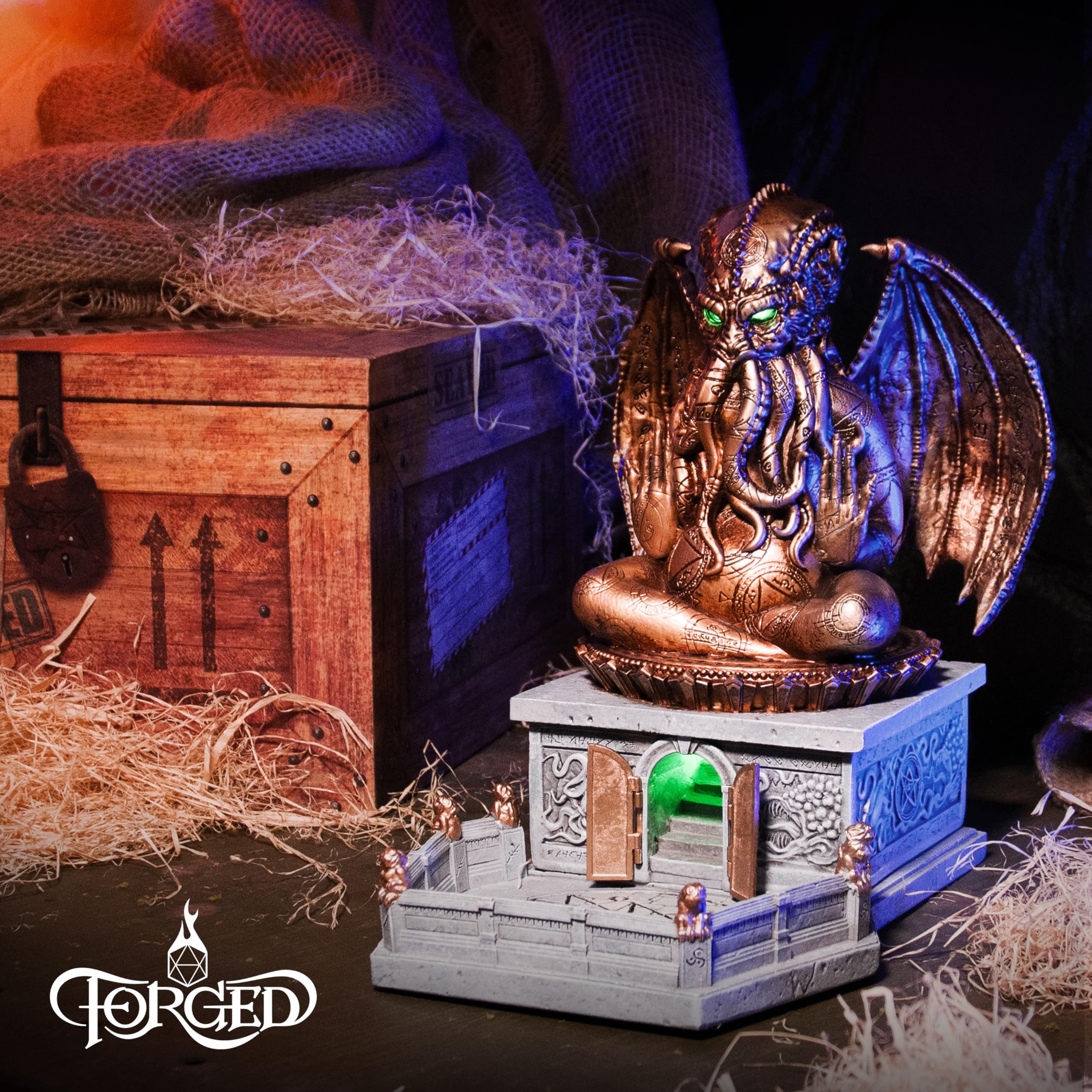 Forged Dice Co. Call of Cthulhu Idol - Torre per dadi in resina dipinta a mano e vassoio per rollare i dadi con luci a LED, compatibile con accessori DND e dadi poliedrici, con licenza Chaosium Inc.