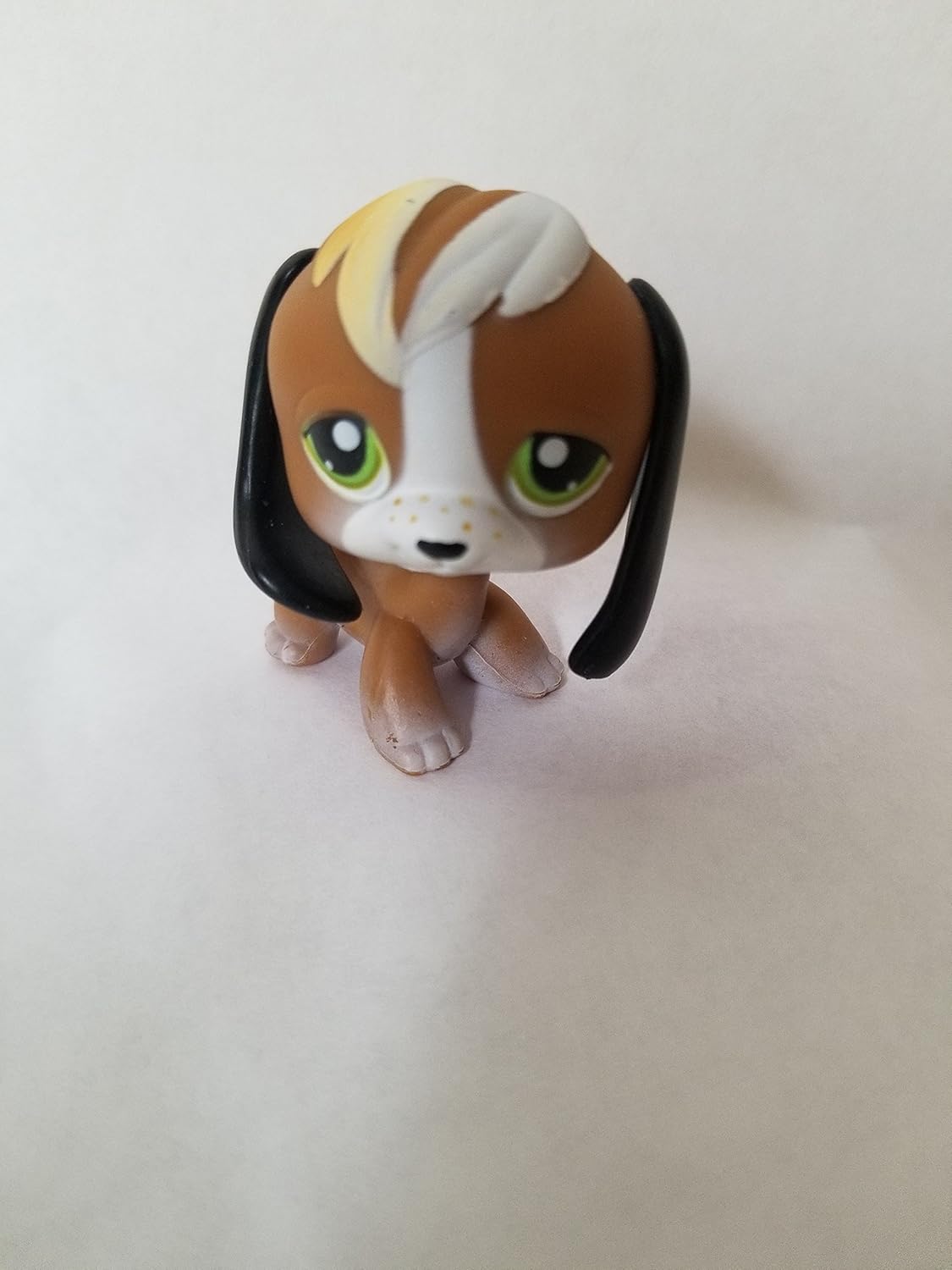 Beagle #113 (Brown, White Muzzle, belly, Green Eyes) - Littlest Pet Shop (Retired) Collector Toy - LPS Collectible Replacement Figure - Loose (OOP Out of Package & Print)