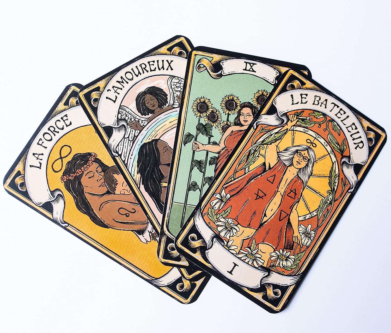 The Sacred Sisterhood Tarot: Deck and Guidebook for Fierce Women (78 Cards and Guidebook)