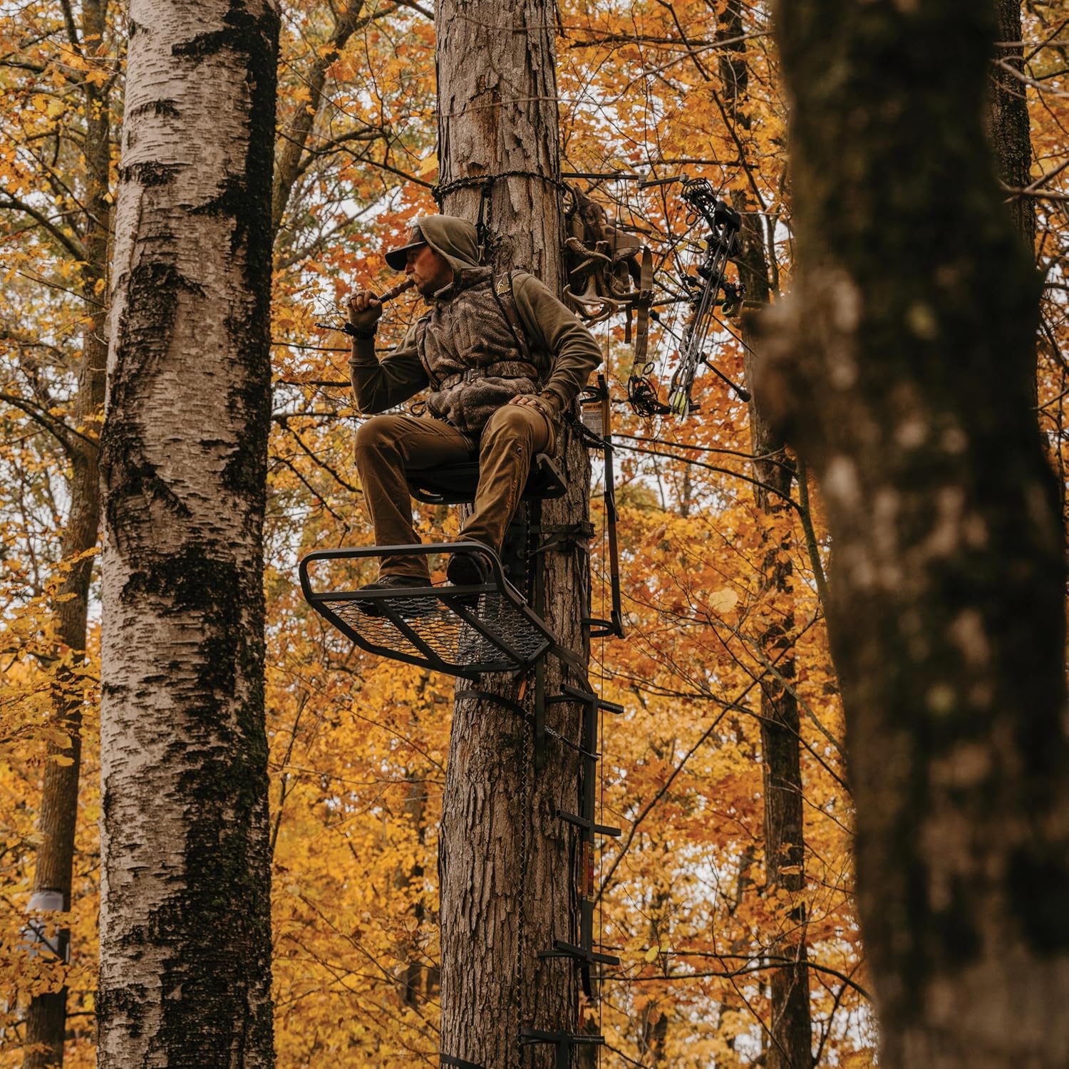 Rivers Edge® Outlaw XL Lever-Action Hang-On Treestand, Easy to Hang, Seat and Platform Leveling, Flip-Up TearTuff™ Seat, 24” x 36” Platform, RE520