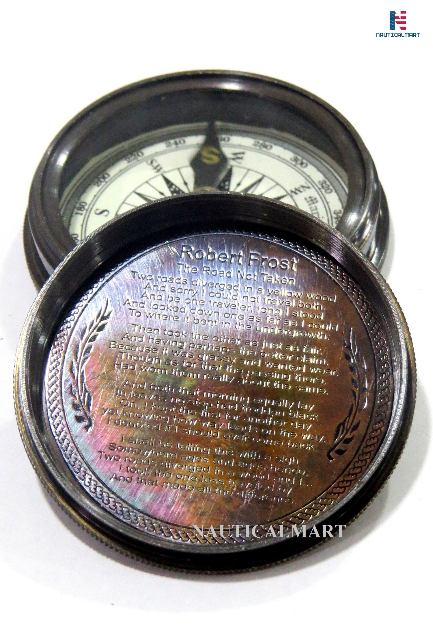 Nauticalmart - Brújula de latón con Funda de Piel, diseño Vintage de Robert Frost Poem