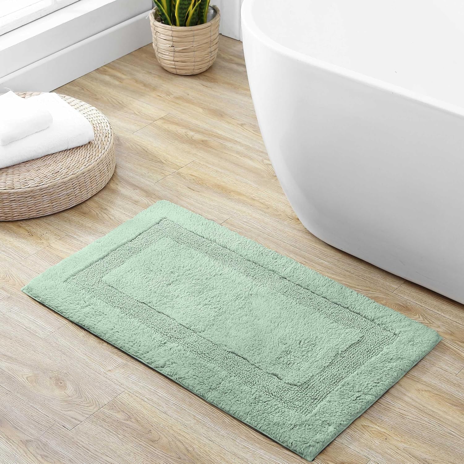 Tommy Bahama - Rug, Super Soft Yarn-Dyed Cotton Bath Rug, Highly Absorbent & Machine Washable Bath Mat (Long Branch Green, 21" x 34")