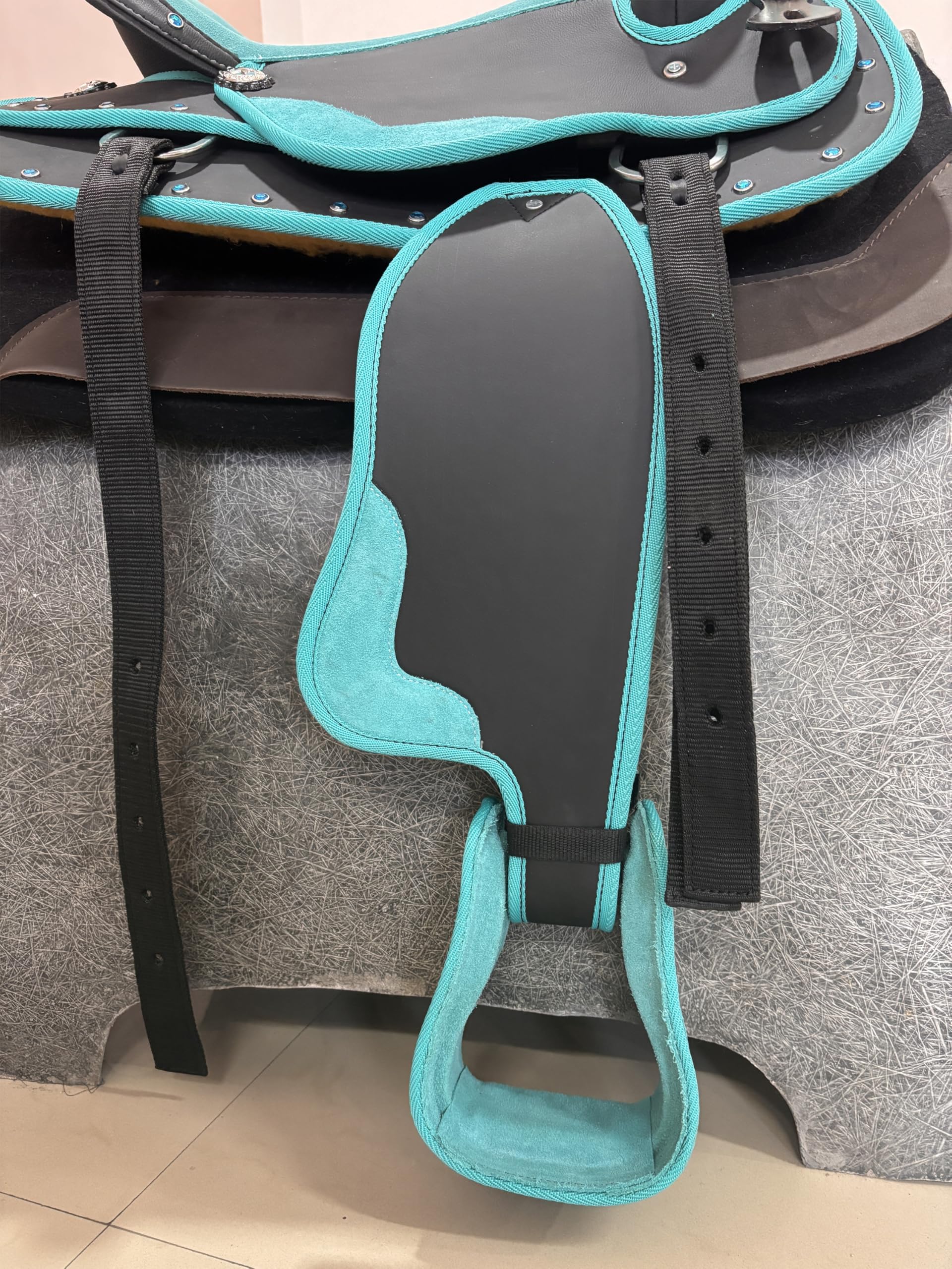 Sella per cavallo western, in materiale sintetico, turchese, da 25,4 a 45,7 cm, comoda sella per cavallo con set di puntine, tutti gli accessori inclusi, accessori per equitazione