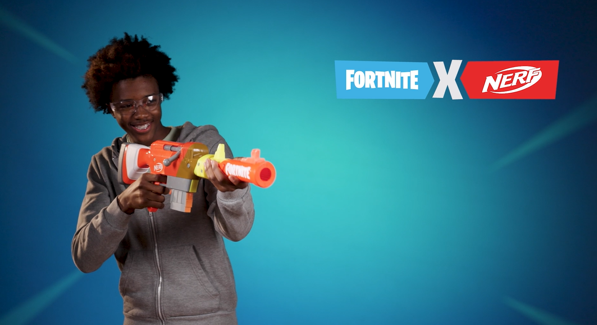 Amazon.com: Nerf Fortnite HR Dart Blaster, Ruff Wrap Design, 6