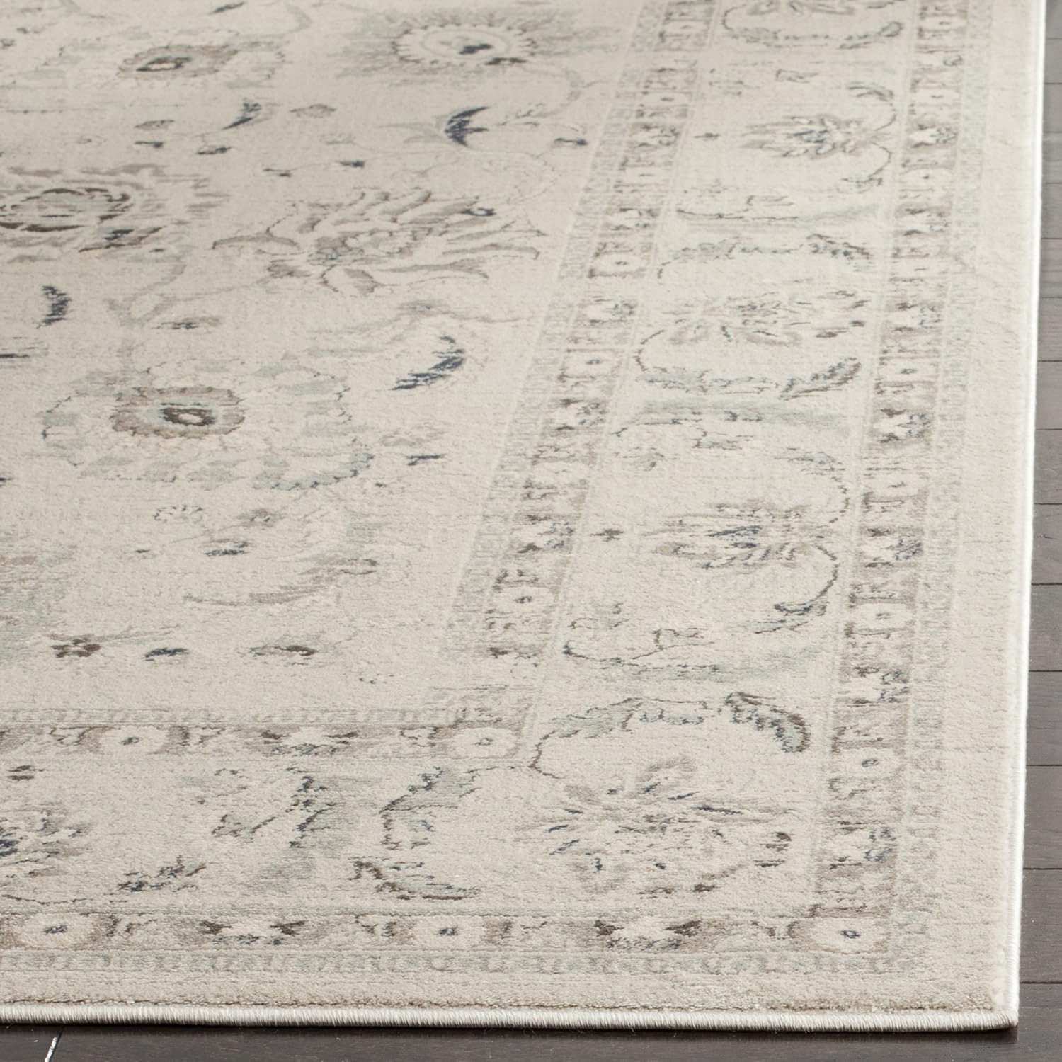 SAFAVIEH Vintage Collection Accent Rug - 4' x 5'7", Light Grey & Ivory, Traditional Distressed Design, Non-Shedding & Easy Care, Ideal for High Traffic Areas in Foyer, Living Room, Bedroom (VTG432D)