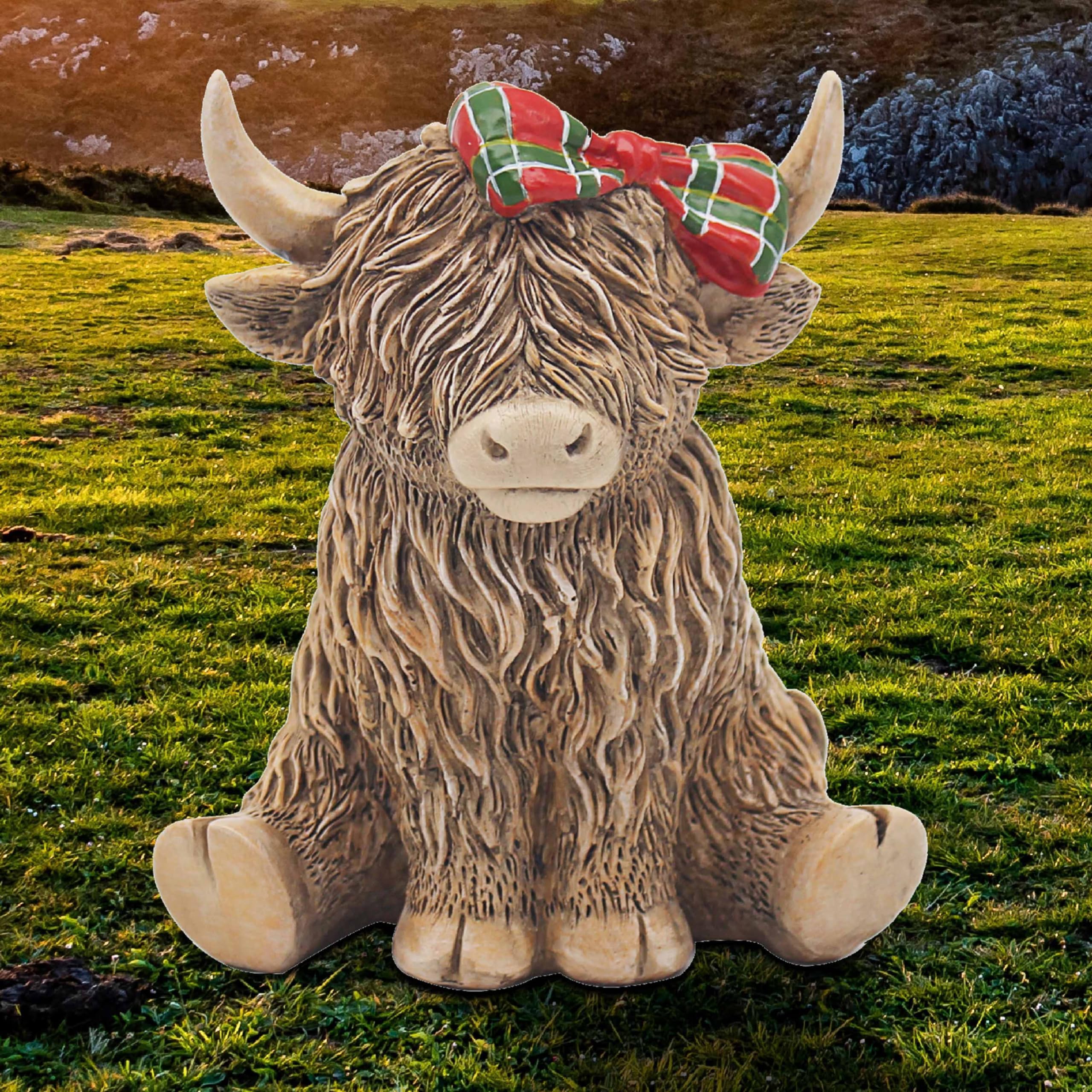 Figurine Vache Highland Noël En Résine - Décor écossais Avec Chapeau Père Noël - Environ 10,5 Cm - Idée Cadeau Fêtes