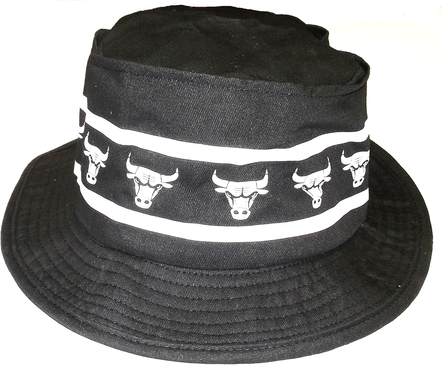 adidas Chicago Bulls Bucket Hat Size L/XL