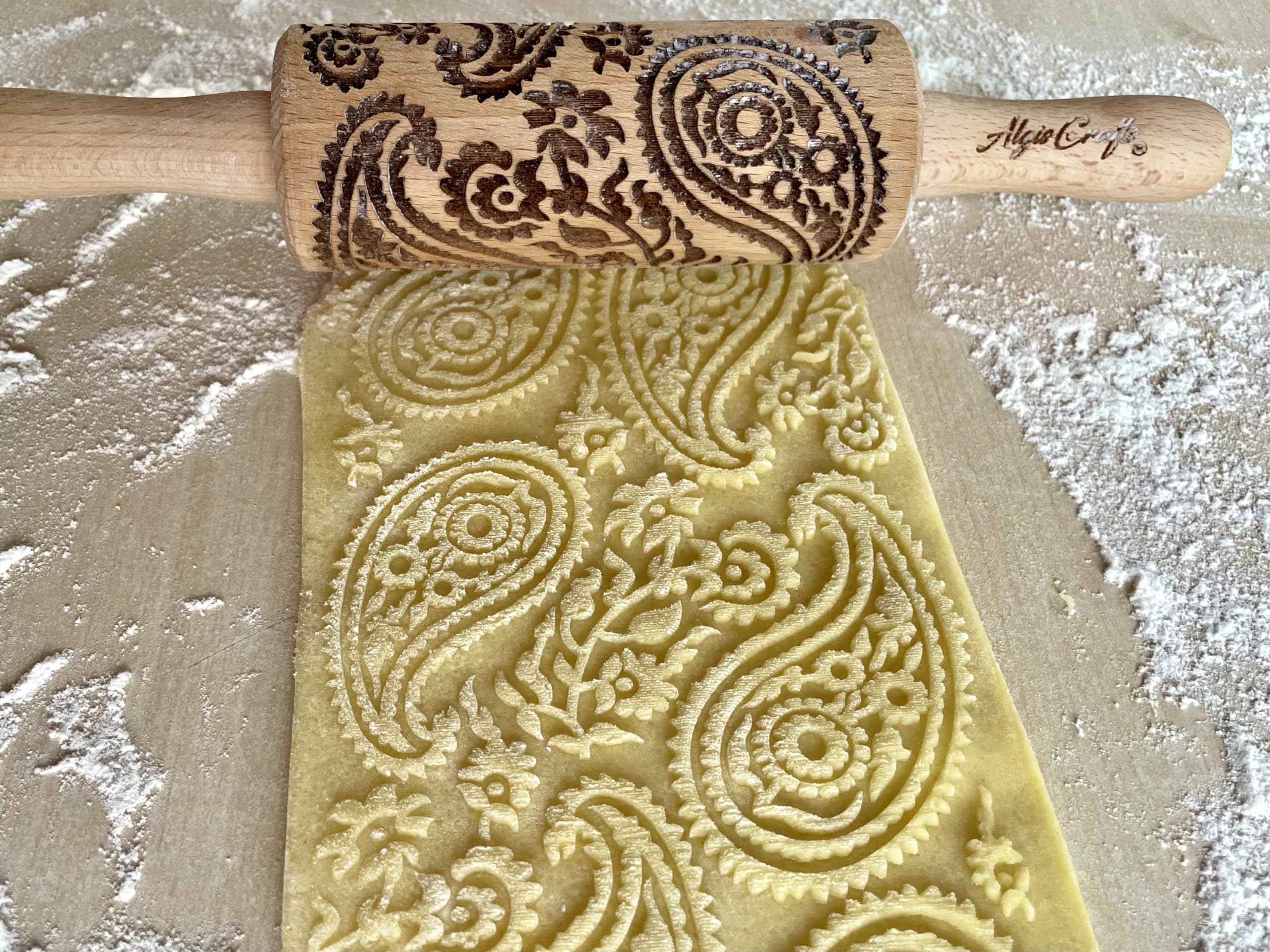 SCHÖNER TAG 3-er SET mit HERZEN, PAISLEY und FRÜHLING Muster. Nudelholz für hausgemachtes Gebäck. Nudelholz mit muster von Algis Crafts