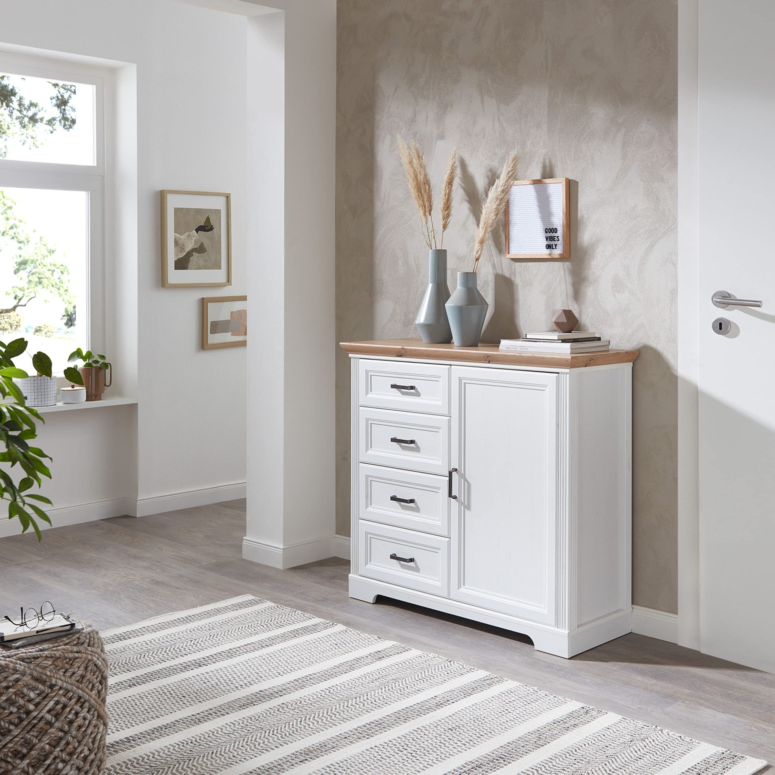 Stella Trading Kommode in Pinie hell, Artisan Eiche Optik - Kommode im Landhausstil mit Schubladen und viel Stauraum - 115 x 102 x 41 cm (B/H/T)