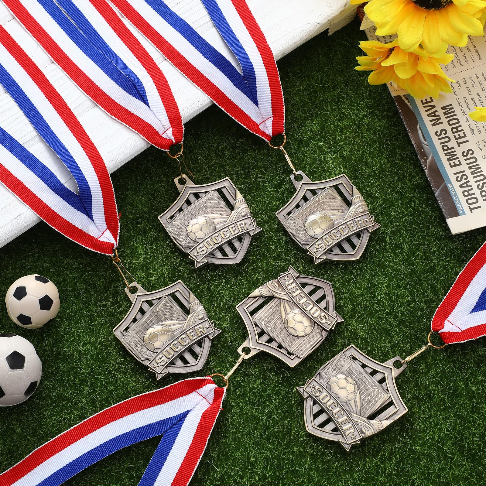 24 Stück Goldmedaillen mit Nackenbändern für Teamsport, Teilnahme, Turniere, Preis, Geschenk, Liga, Schule, Auszeichnungen (Fußball)