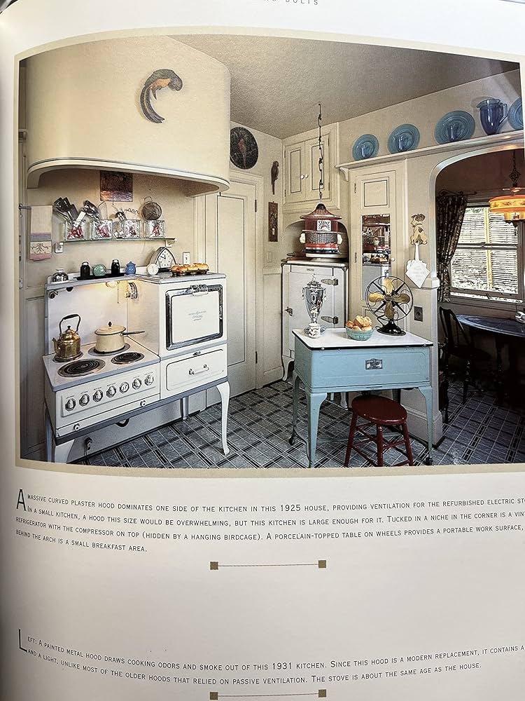 洋書 new country KITCHENS Bungalow Kitchens: Powell, Jane, Svendsen, Linda