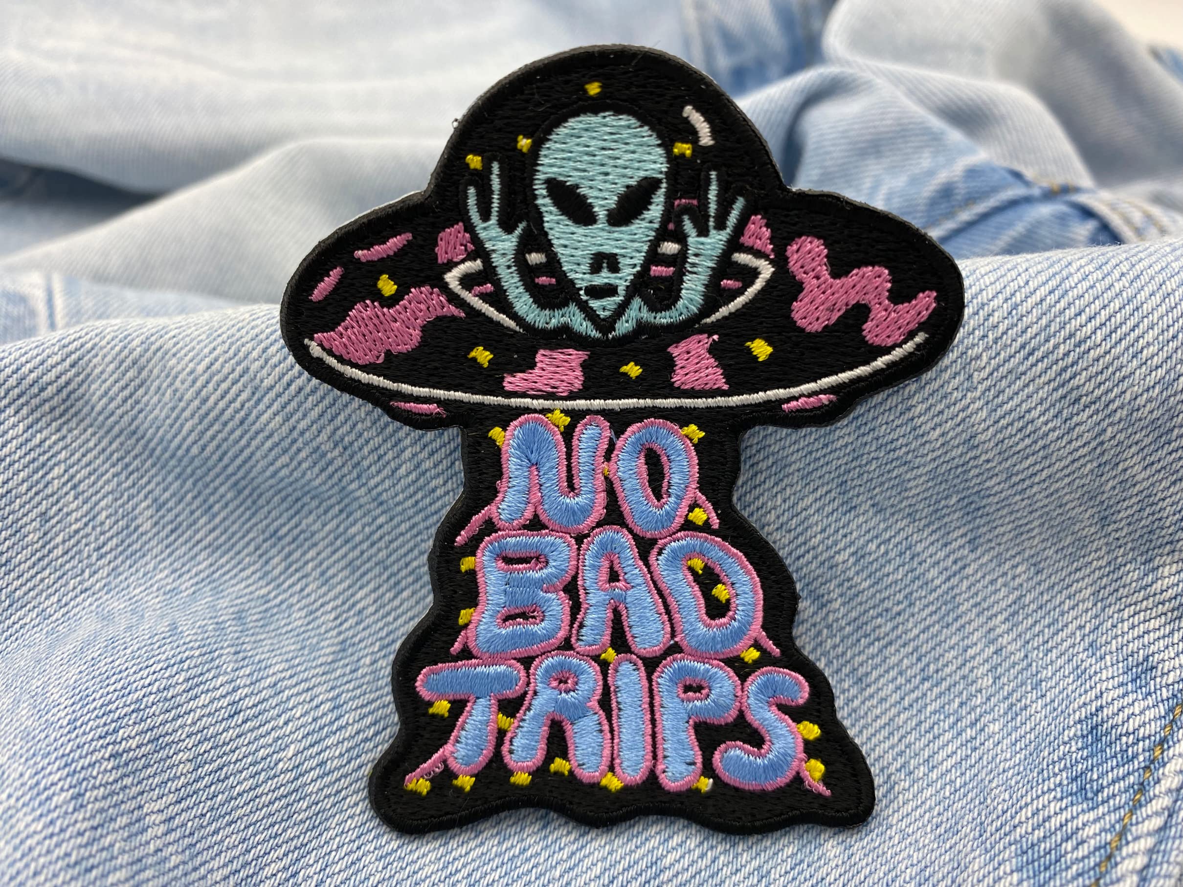 Ecusson Thermocollant Finally Home Écusson Thermocollant | NO BAD TRIPS OVNI, ÉTRANGER | Patch à Coller Au Fer à Repasser Ou à Coudre | Pièce De Décoration Ou Réparation Thermocollant Couture