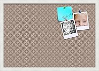 Vista 327 de PinPix Tablero de anuncios de corcho de 12 x 12 pulgadas. Este tablero decorativo enmarcado viene con diseño de círculos B W y un marco blanco