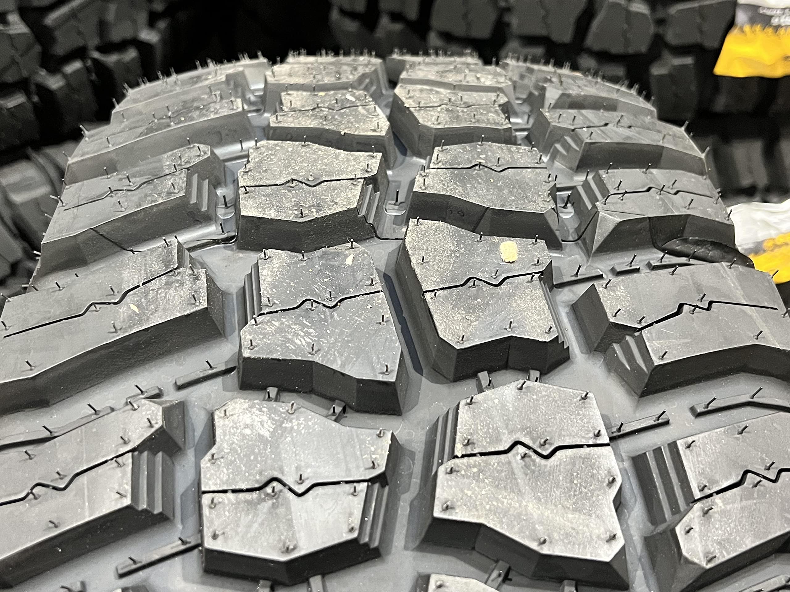 Amazon.com: Mudder Trucker Hang Over M/T Mud Tire 35X12.50R15 113Q  