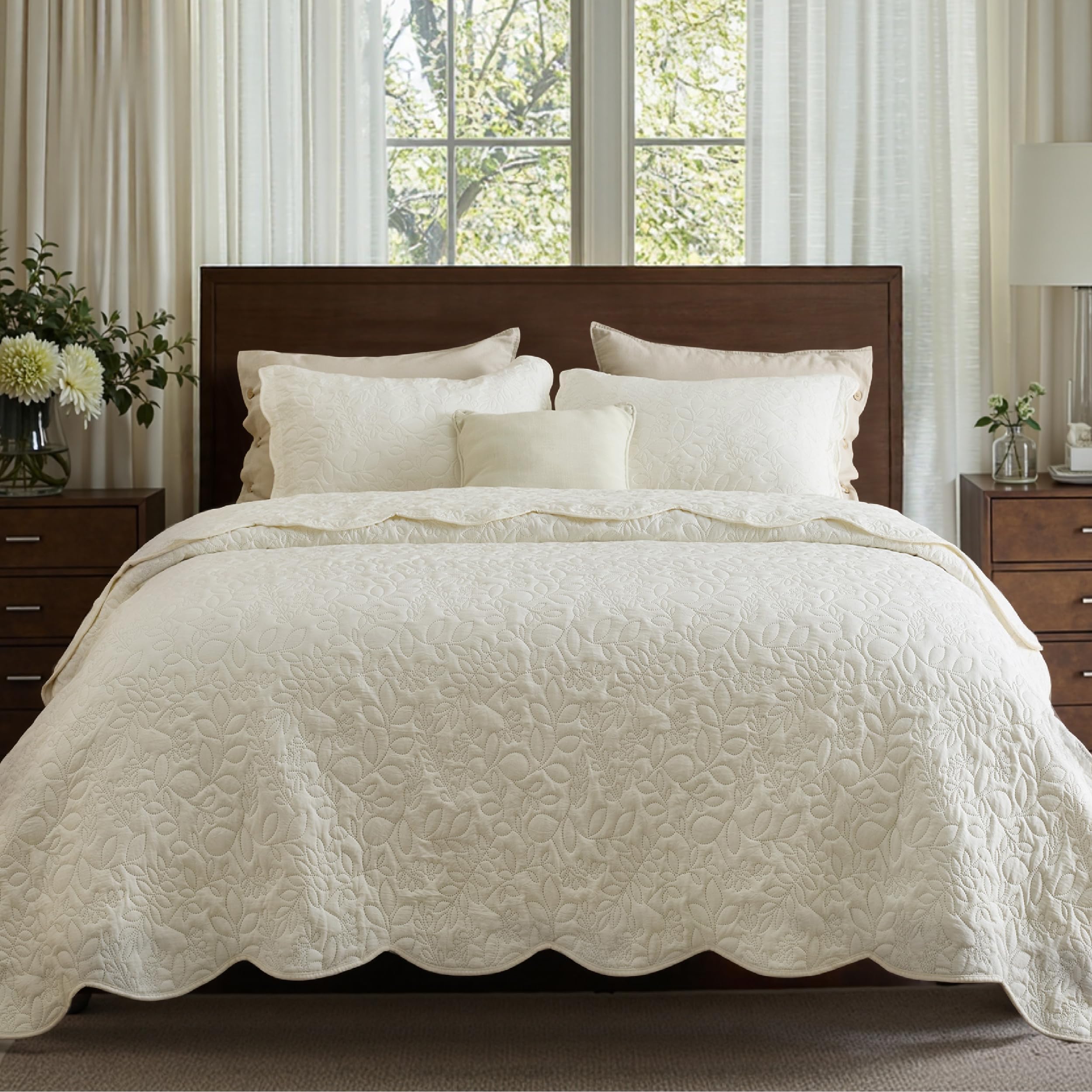 Bedsure Quilt King Size - Ultra Soft Pre-Washed Bedspread - Lightweight Cream Yellow Comforter with 2 Pillow Shams - Summer Bedding Set with Leaf Design 106x96 Inch